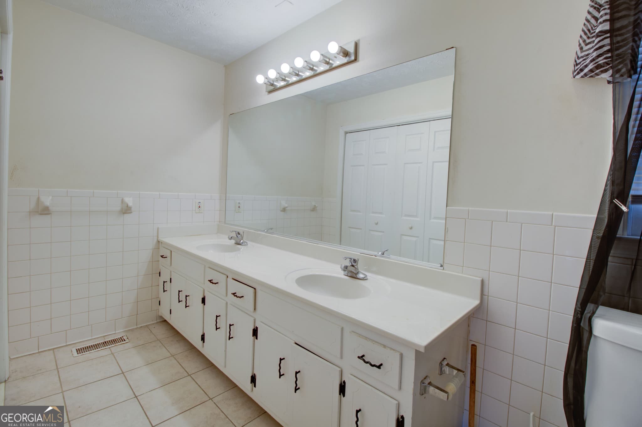 2 bedroom, 1.5 bathroom, 1,596 sq ft single family residence for sale at 202 E Wright Street, Winder, GA 30680 — photo 7