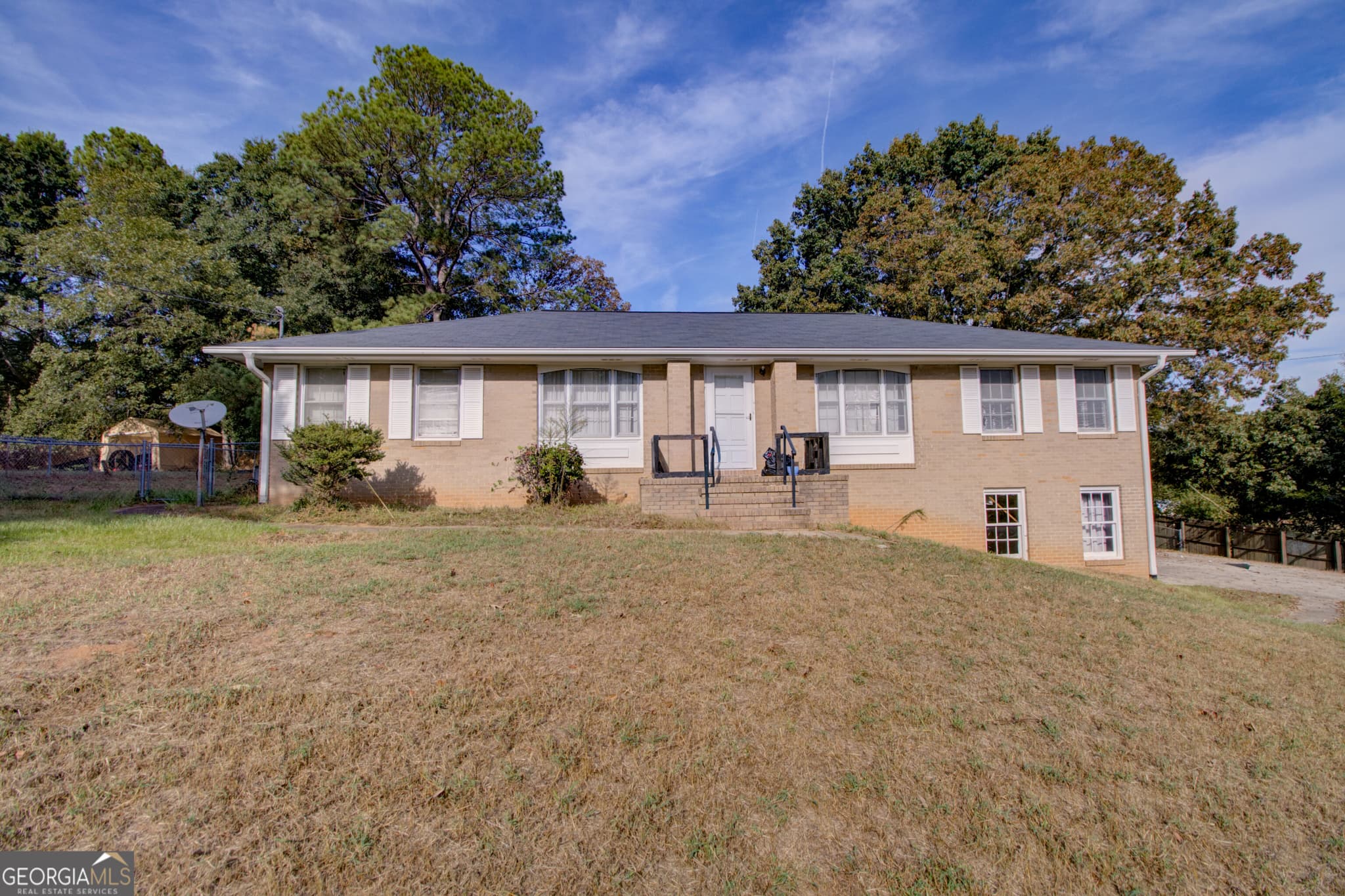 2 bedroom, 1.5 bathroom, 1,596 sq ft single family residence for sale at 202 E Wright Street, Winder, GA 30680 — photo 1 of 24
