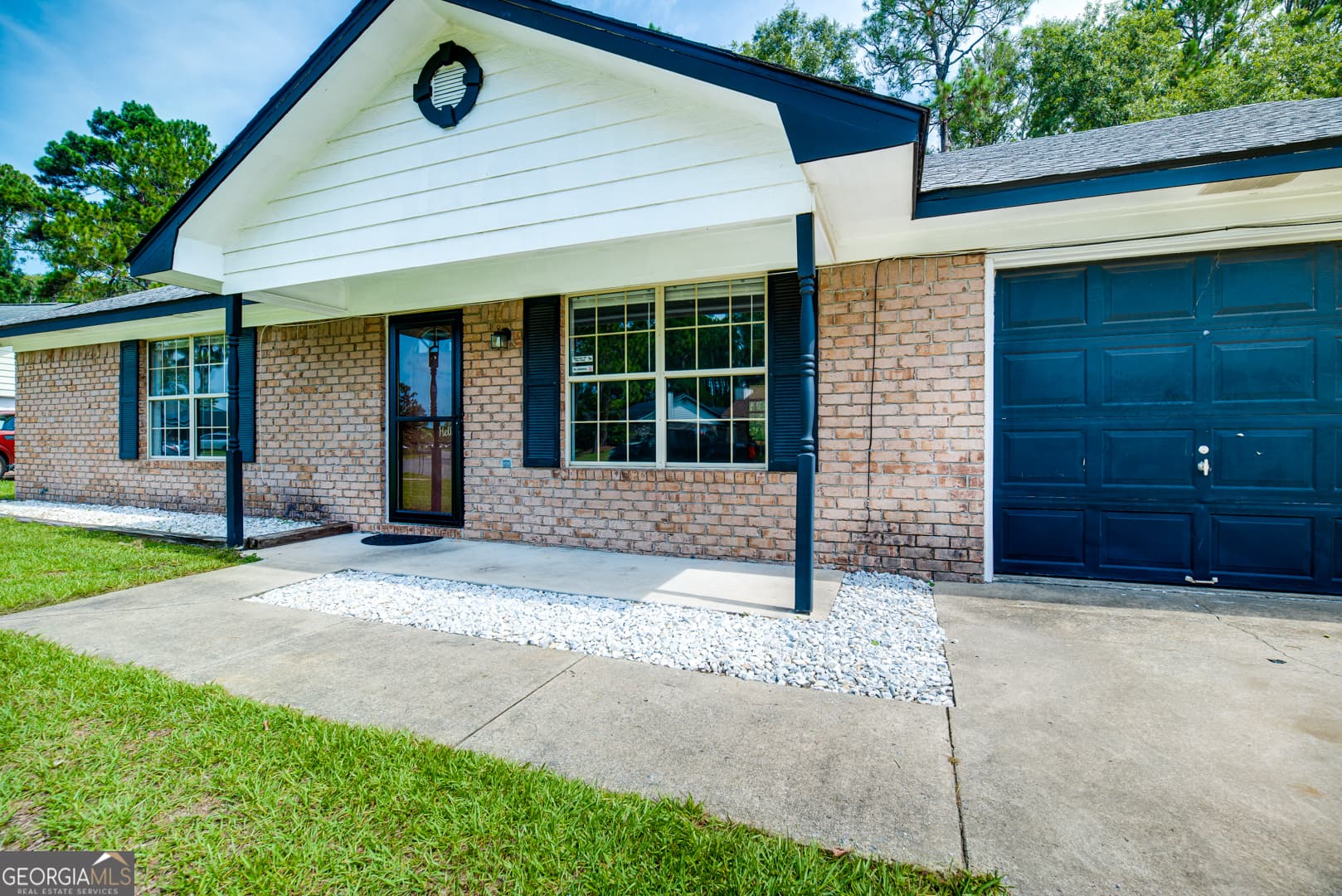 3 bedroom, 2 bathroom, 1,240 sq ft single family residence for sale at 1076 Desert Shield Street, Hinesville, GA 31313 — photo 6
