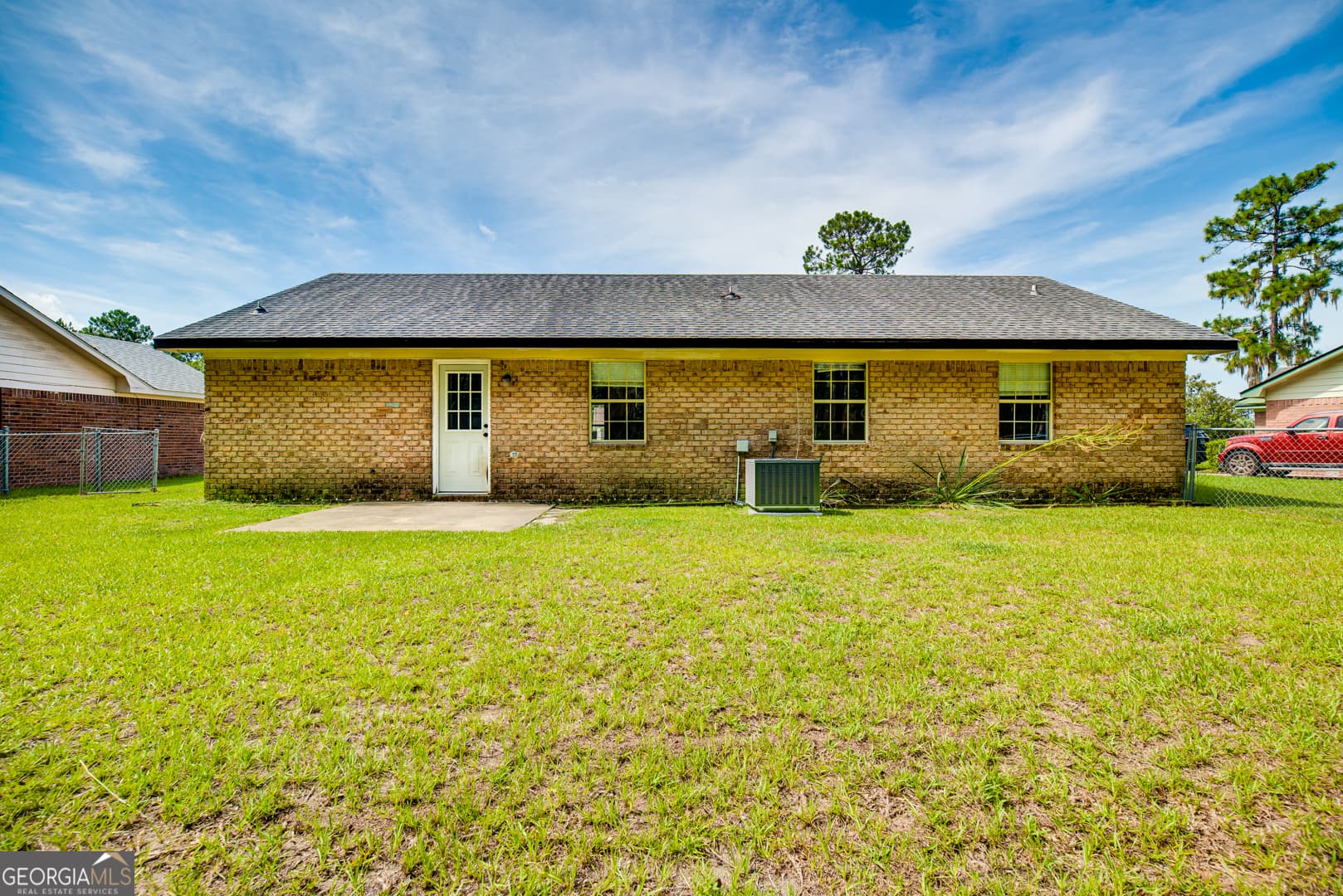 3 bedroom, 2 bathroom, 1,240 sq ft single family residence for sale at 1076 Desert Shield Street, Hinesville, GA 31313 — photo 3