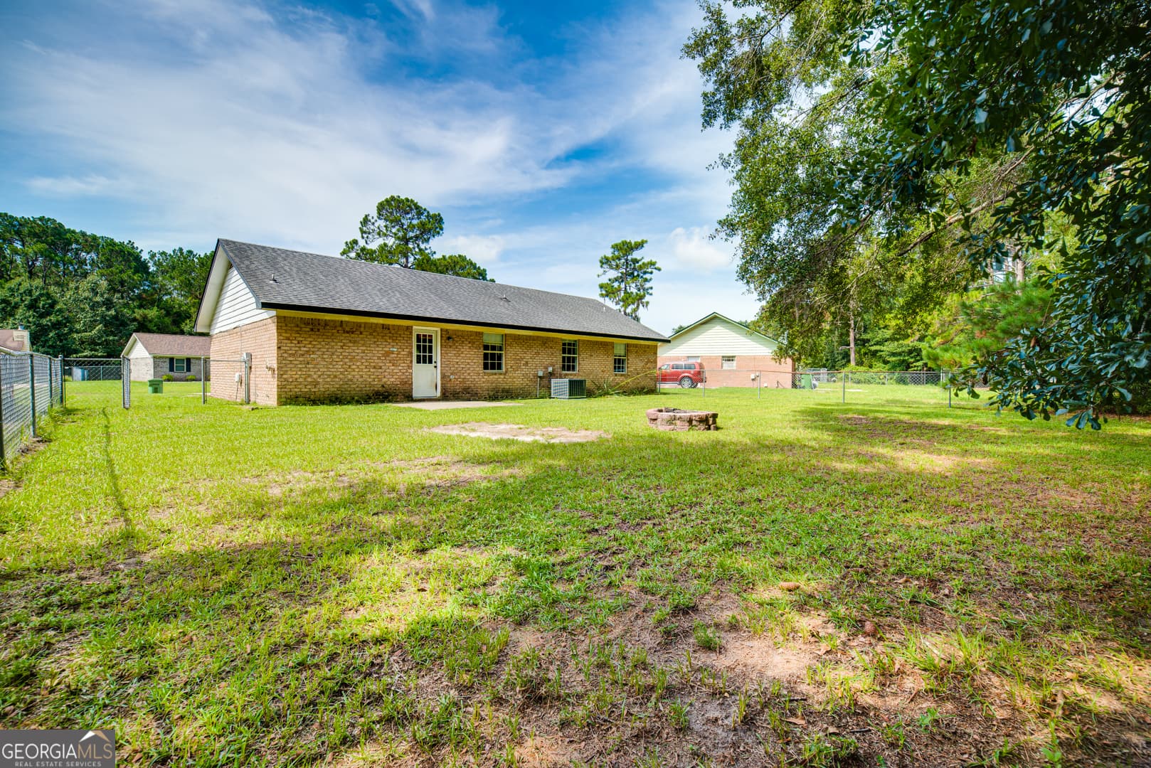3 bedroom, 2 bathroom, 1,240 sq ft single family residence for sale at 1076 Desert Shield Street, Hinesville, GA 31313 — photo 5
