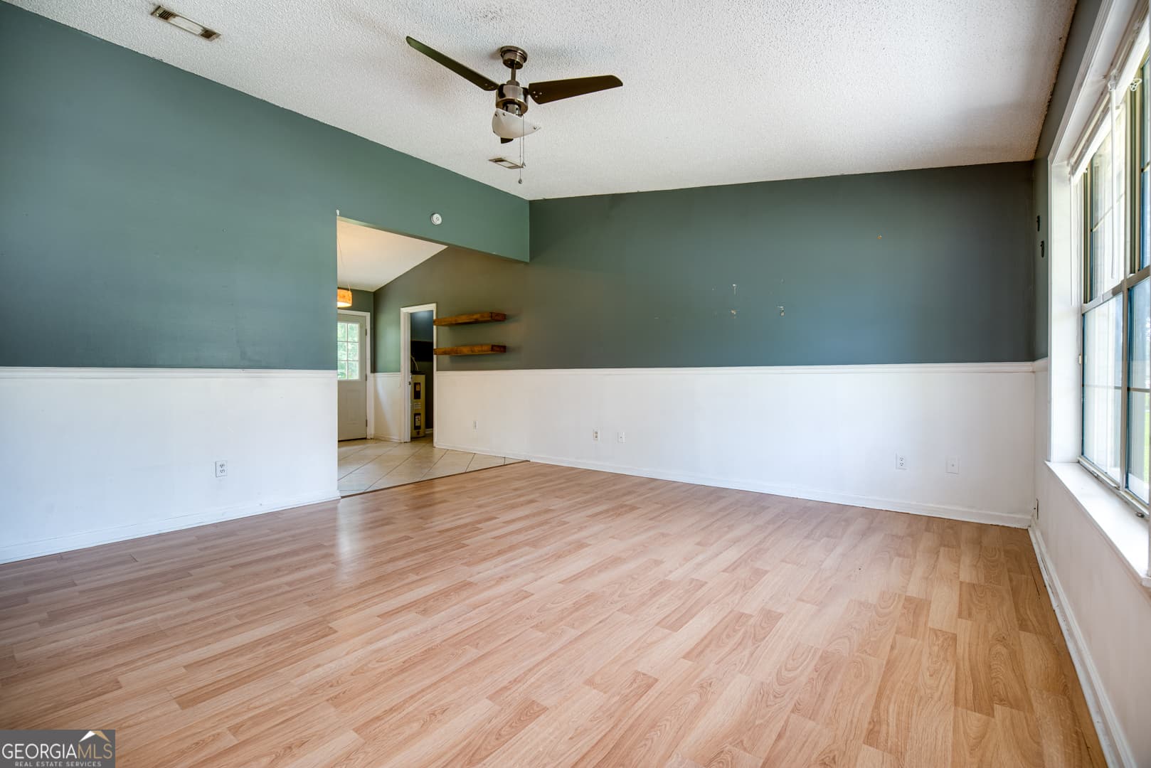3 bedroom, 2 bathroom, 1,240 sq ft single family residence for sale at 1076 Desert Shield Street, Hinesville, GA 31313 — photo 8