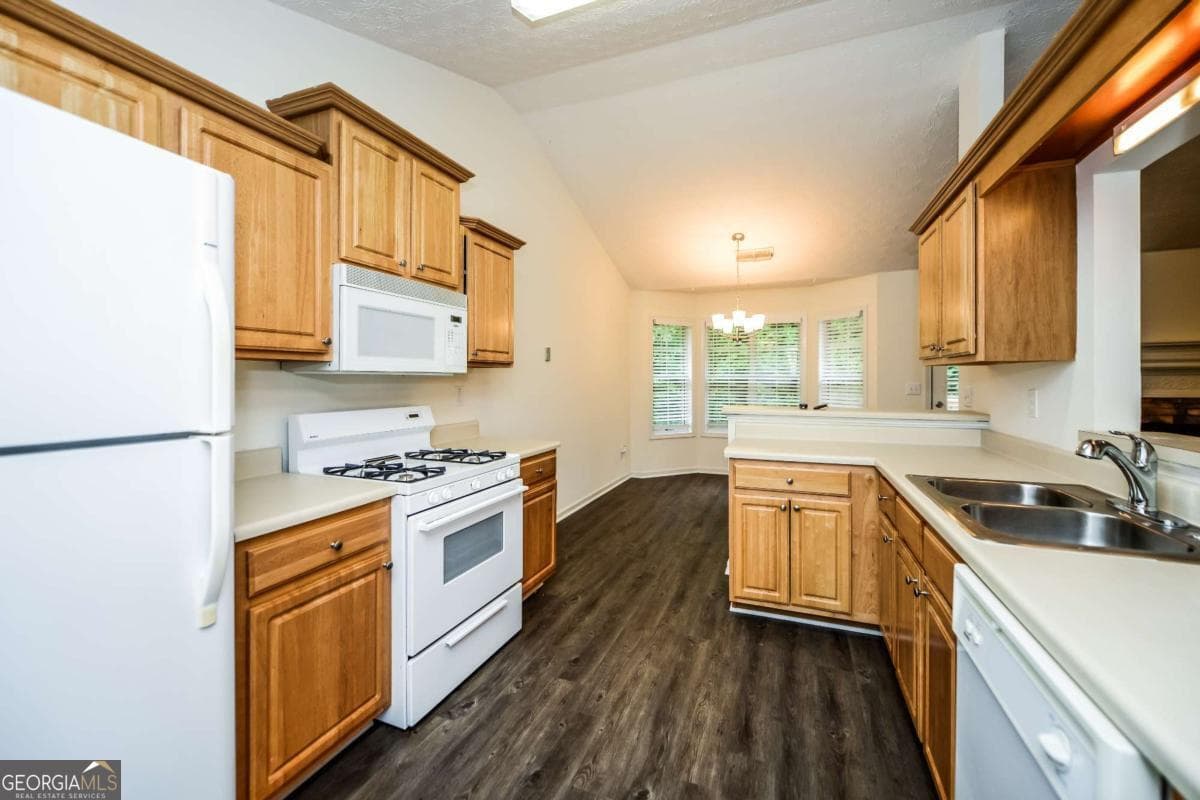 5 bedroom, 3 bathroom single family residence for rent at 805 Lewis Ridge Circle, Lawrenceville, GA 30045 for $2,600 a month — photo 2