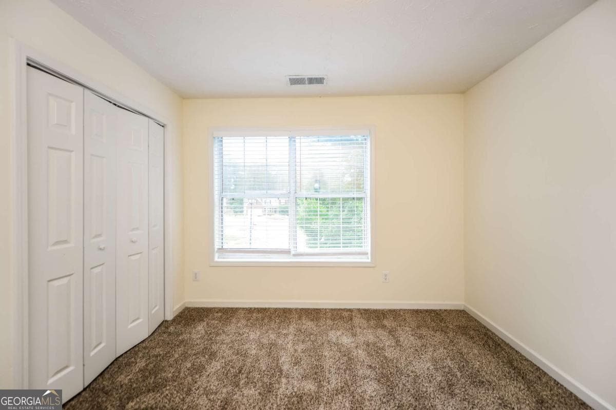 5 bedroom, 3 bathroom single family residence for rent at 805 Lewis Ridge Circle, Lawrenceville, GA 30045 for $2,600 a month — photo 6