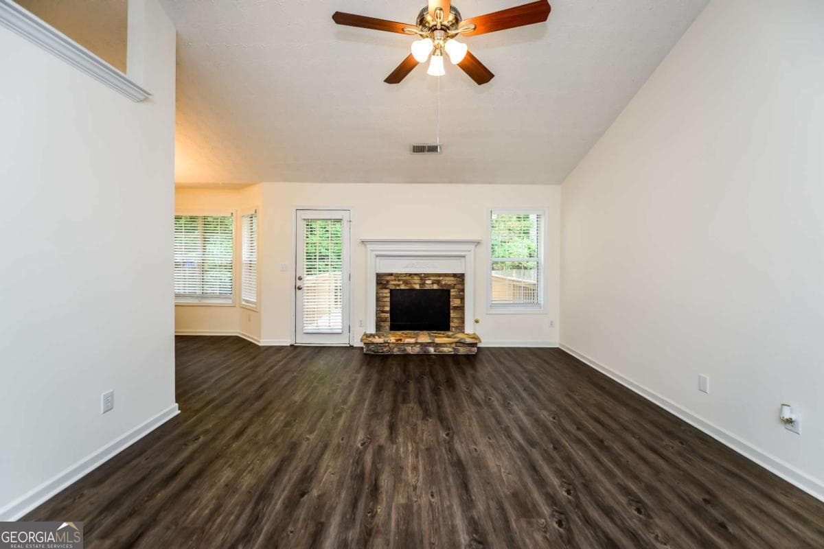 5 bedroom, 3 bathroom single family residence for rent at 805 Lewis Ridge Circle, Lawrenceville, GA 30045 for $2,600 a month — photo 4