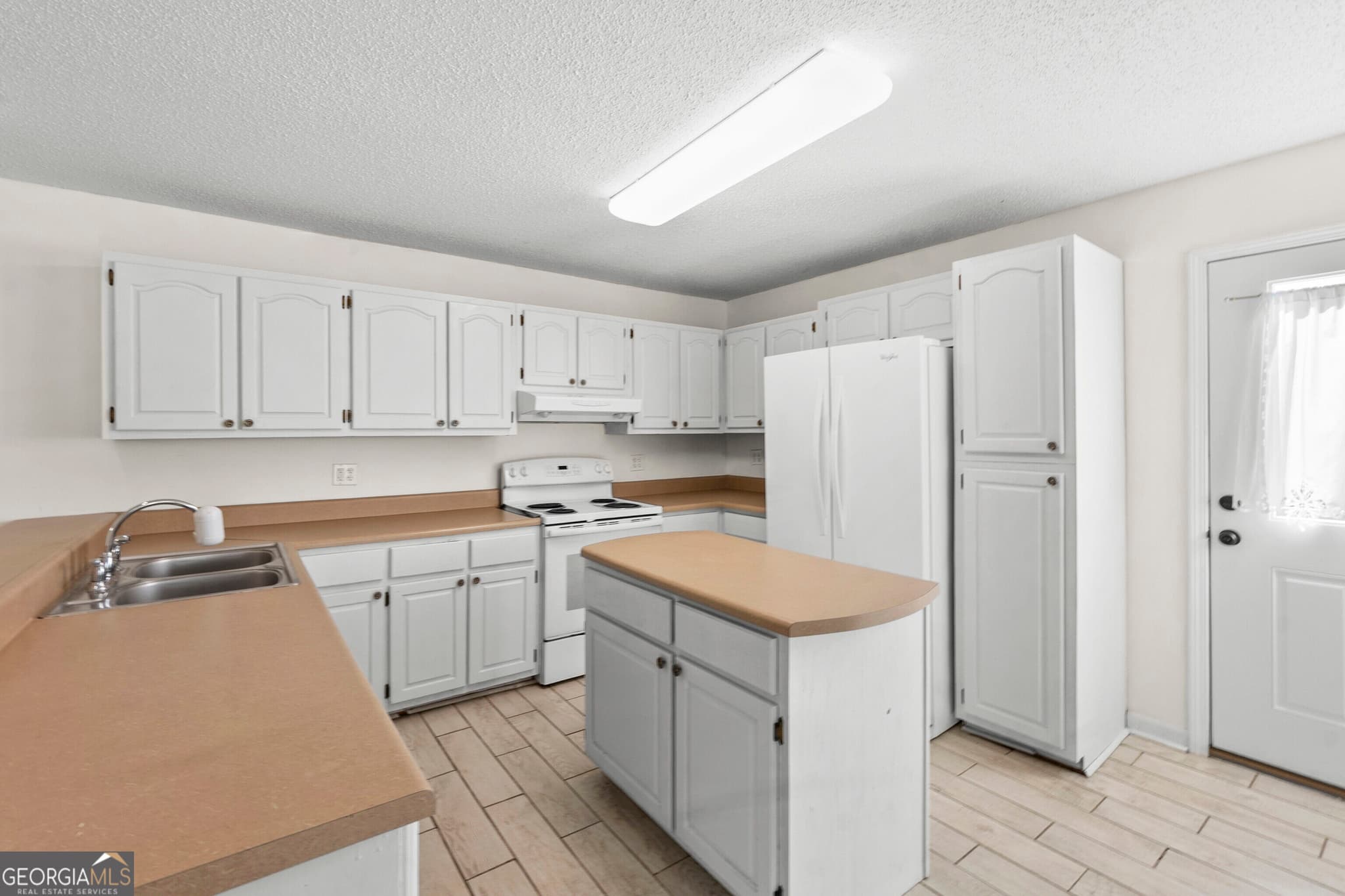 4 bedroom, 2 bathroom, 1,739 sq ft single family residence for sale at 109 McVay Drive, Cochran, GA 31014 — photo 8