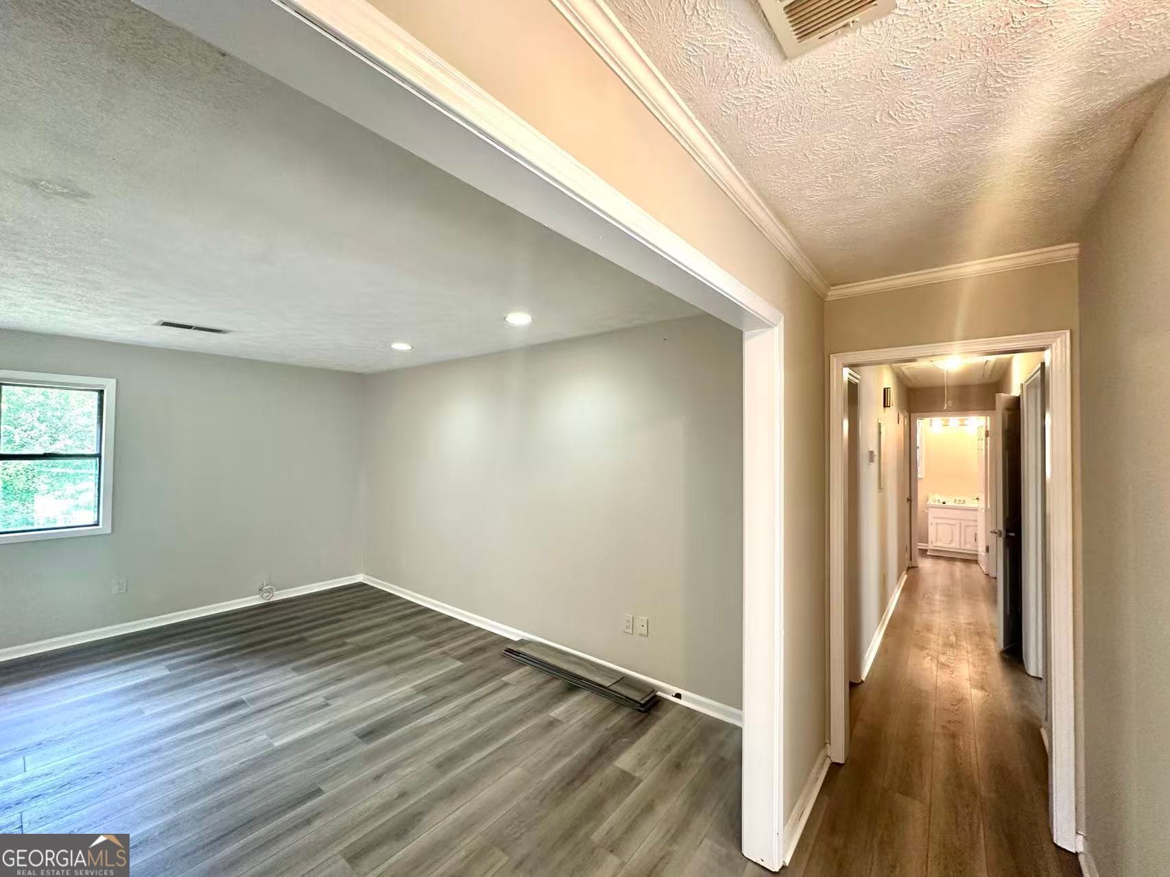 3 bedroom, 2 bathroom, 1,900 sq ft single family residence for rent at 100 Lakeview Lane, Fayetteville, GA 30214 for $2,300 a month — photo 7