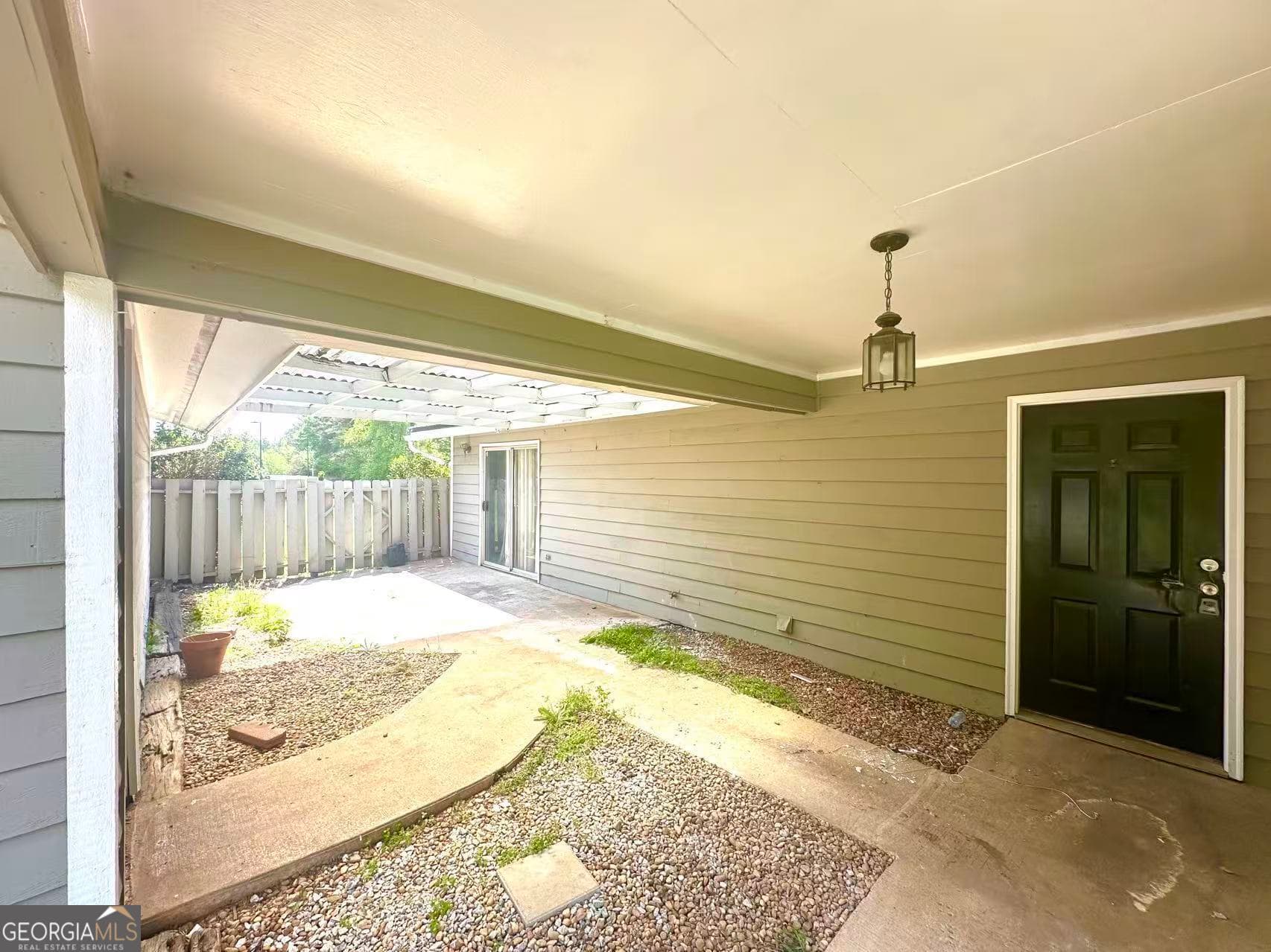 3 bedroom, 2 bathroom, 1,900 sq ft single family residence for rent at 100 Lakeview Lane, Fayetteville, GA 30214 for $2,300 a month — photo 4