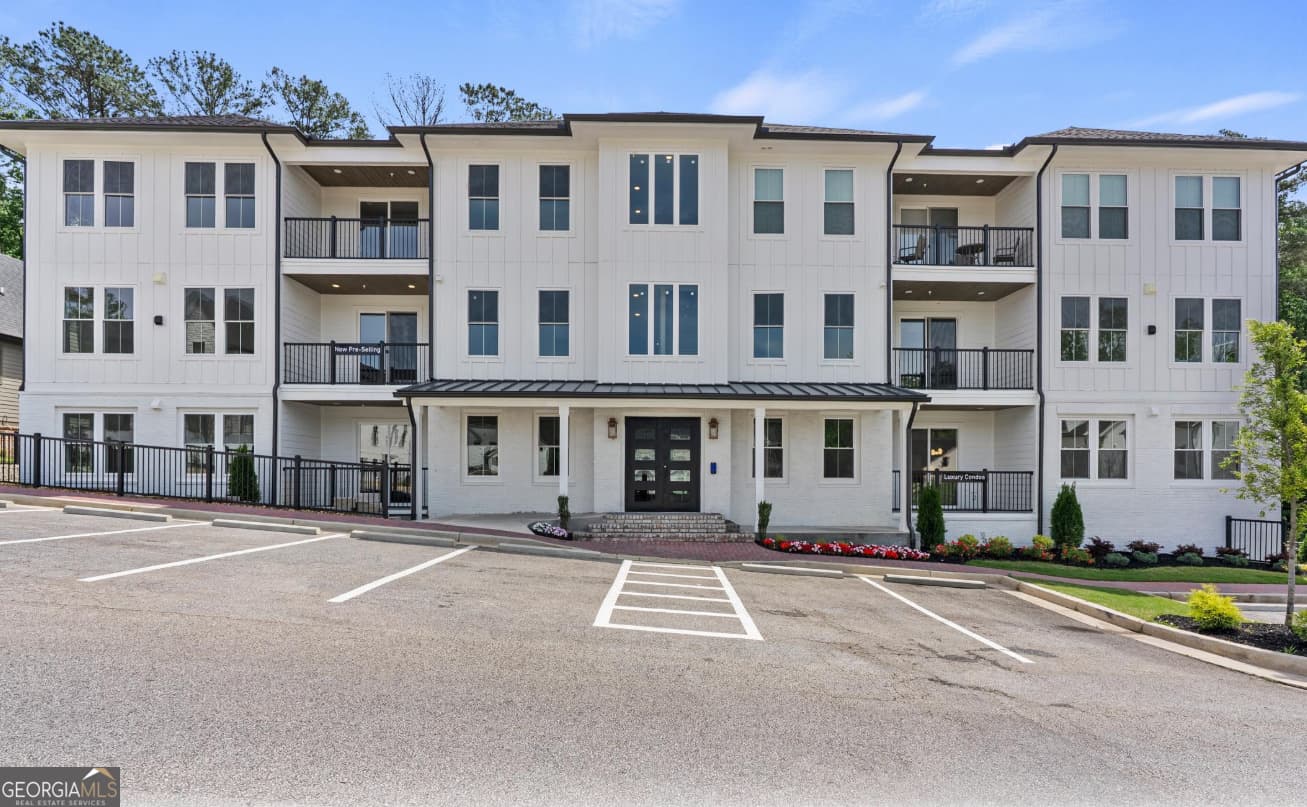 2 bedroom, 2.5 bathroom, 1,472 sq ft condominium for rent at 1050 Blair Lane 204, Peachtree City, GA 30269 for $3,300 a month — photo 2
