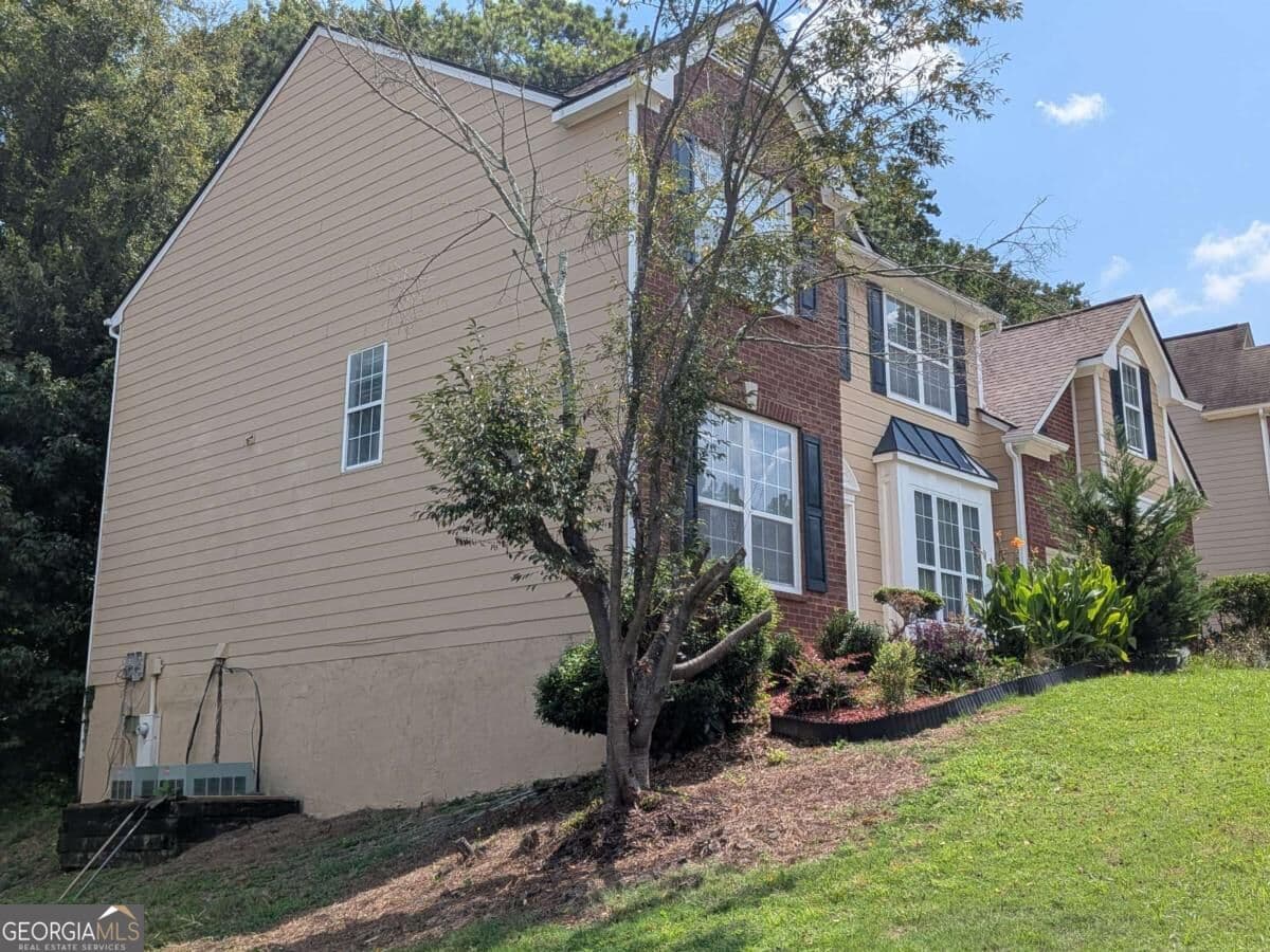 4 bedroom, 2.5 bathroom, 2,539 sq ft single family residence for sale at 2306 Holden Way, Kennesaw, GA 30144 — photo 3
