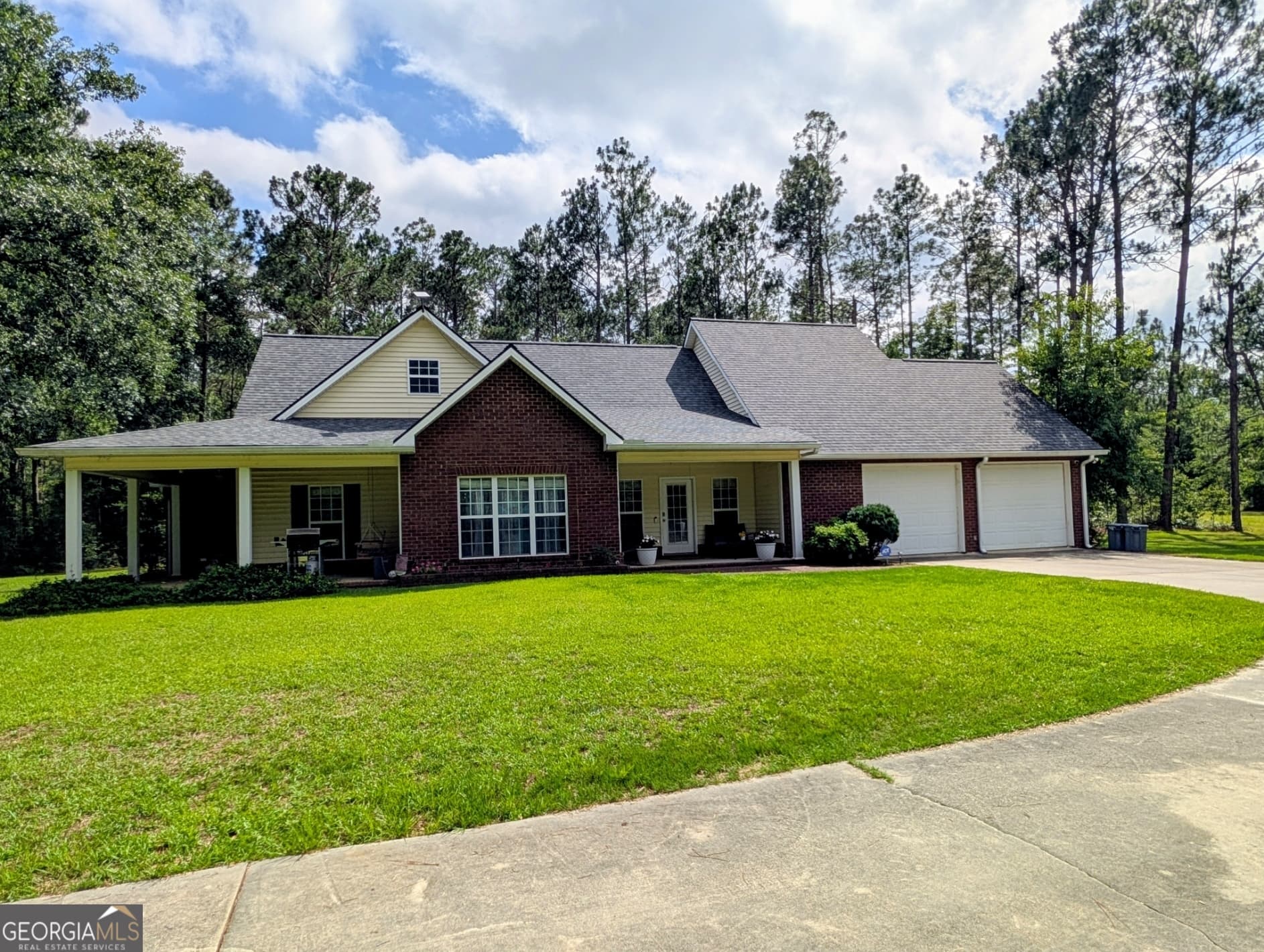 3 bedroom, 2 bathroom, 2,000 sq ft single family residence sold at 1085 Conaway-Mcdonald Road, Tarrytown, GA 30470