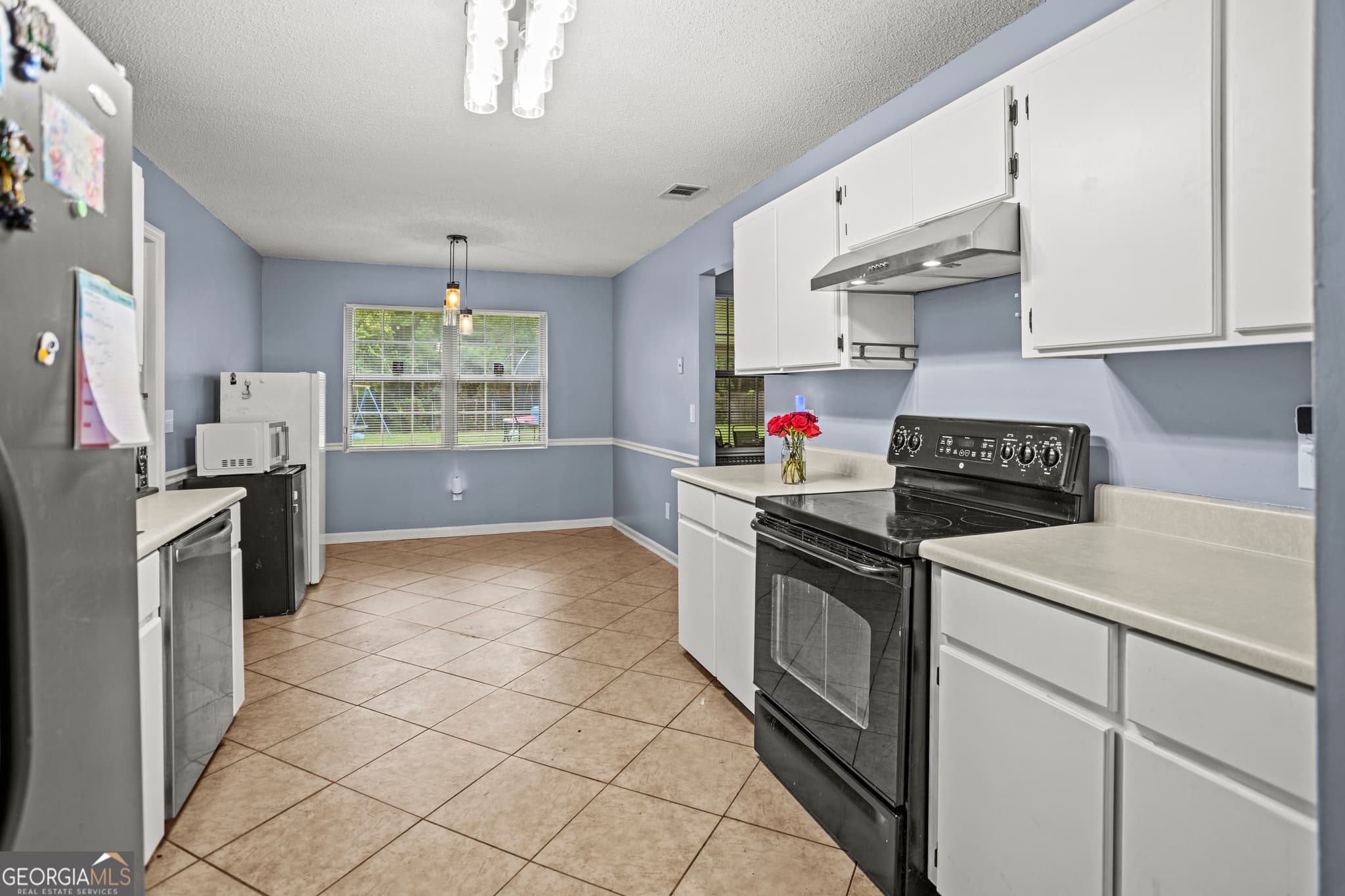 3 bedroom, 2 bathroom, 1,882 sq ft single family residence for sale at 2360 Rowe Street, Hinesville, GA 31313 — photo 5
