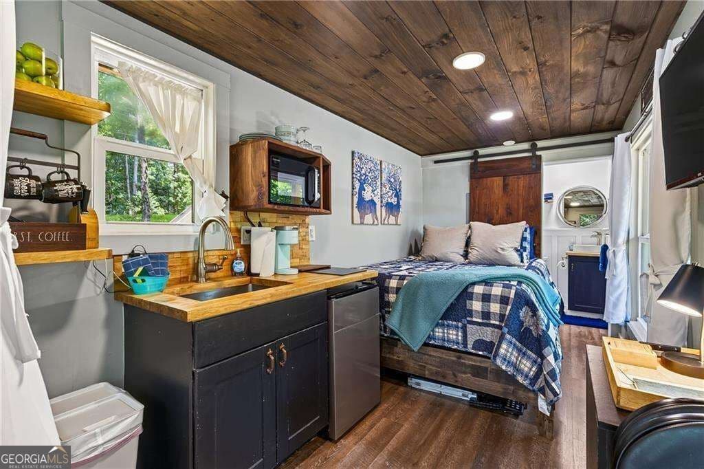 1 bedroom, 1 bathroom, 160 sq ft single family residence for sale at 649 Power Dam Road, Blue Ridge, GA 30513 — photo 10