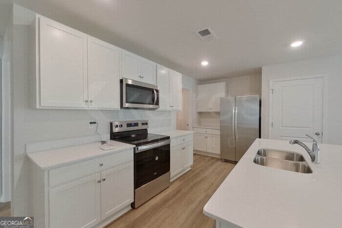 5 bedroom, 3 bathroom, 2,361 sq ft single family residence for rent at 112 Overstreet Way, Springfield, GA 31329 for $2,445 a month — photo 7
