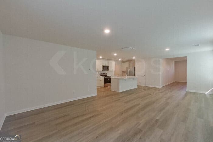 5 bedroom, 3 bathroom, 2,361 sq ft single family residence for rent at 112 Overstreet Way, Springfield, GA 31329 for $2,445 a month — photo 3
