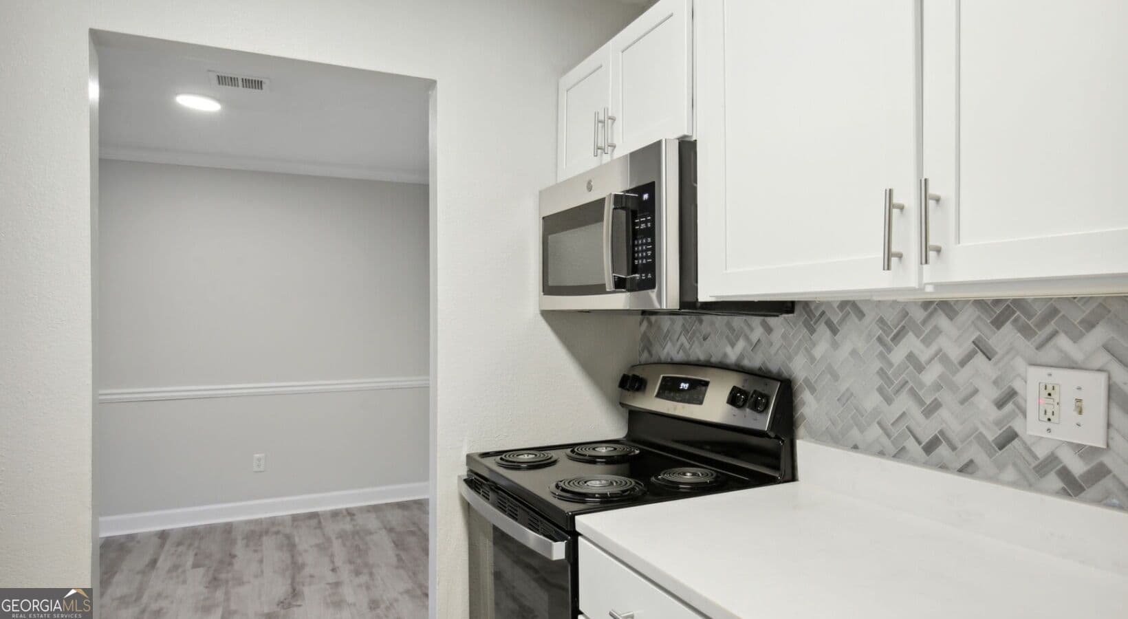 2 bedroom, 2 bathroom, 1,111 sq ft apartment for rent at 100 Pinhurst Drive 0718V, Atlanta, GA 30339 for $1,655 a month — photo 2