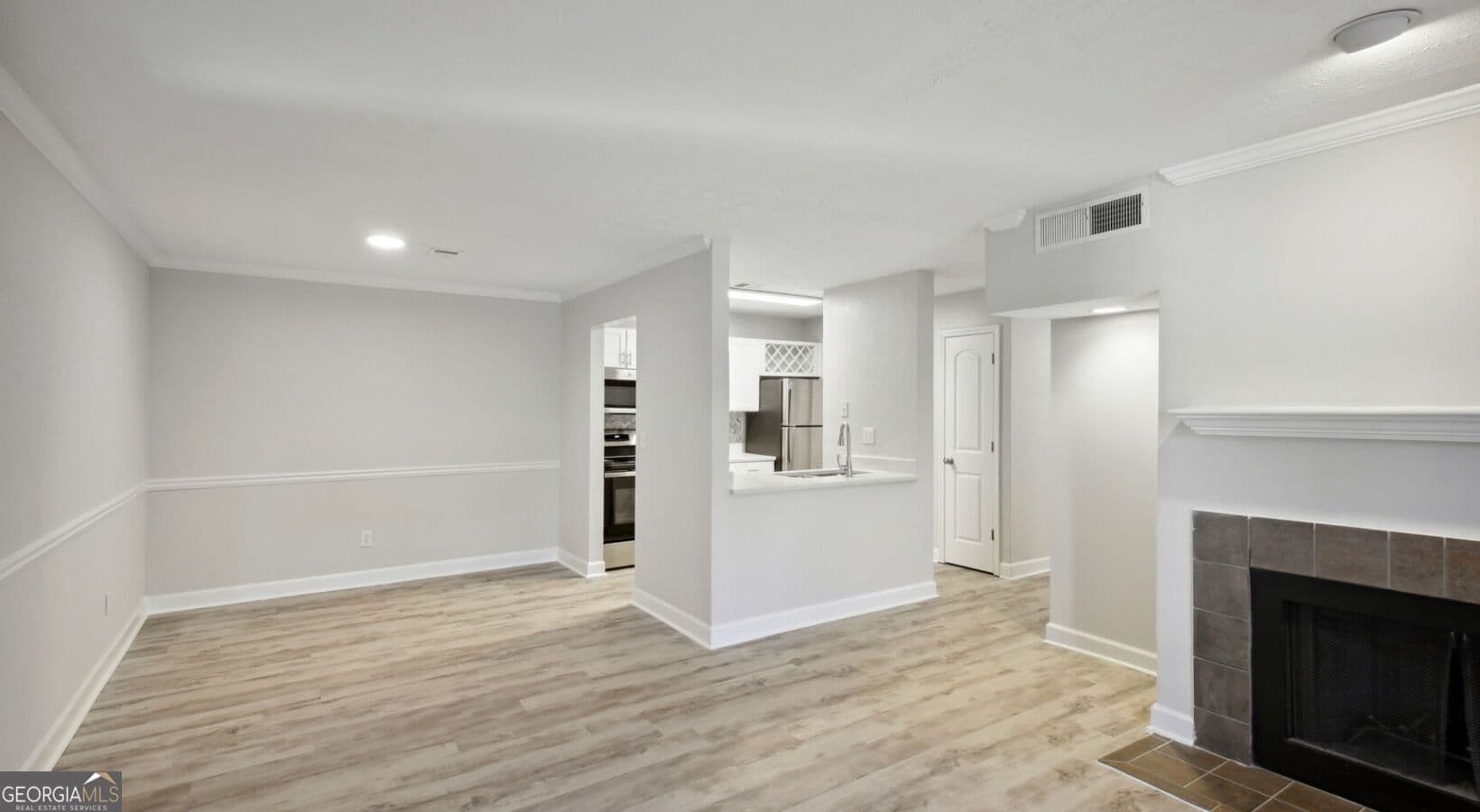 2 bedroom, 2 bathroom, 1,111 sq ft apartment for rent at 100 Pinhurst Drive 0718V, Atlanta, GA 30339 for $1,655 a month — photo 6