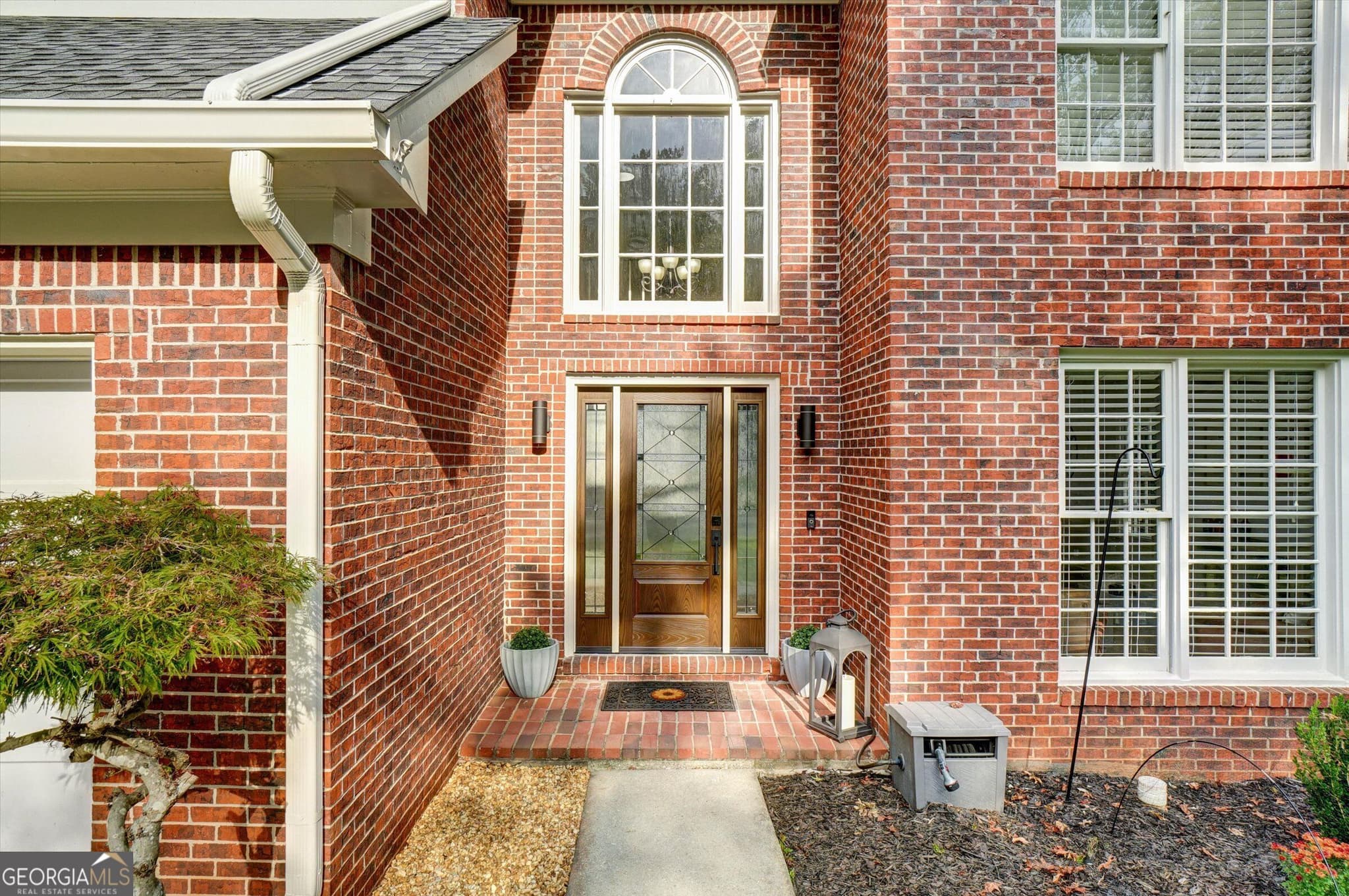 3 bedroom, 2.5 bathroom, 3,360 sq ft single family residence for sale at 115 Glen Holly Drive, Roswell, GA 30076 — photo 2