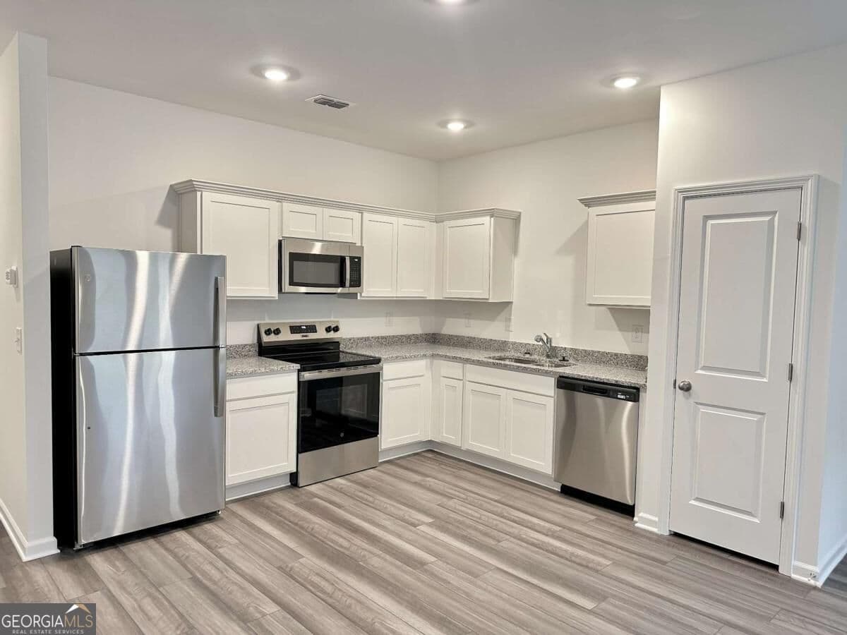 3 bedroom, 2.5 bathroom, 1,386 sq ft townhouse for sale at 168 Alpha Drive, Cartersville, GA 30120 — photo 5