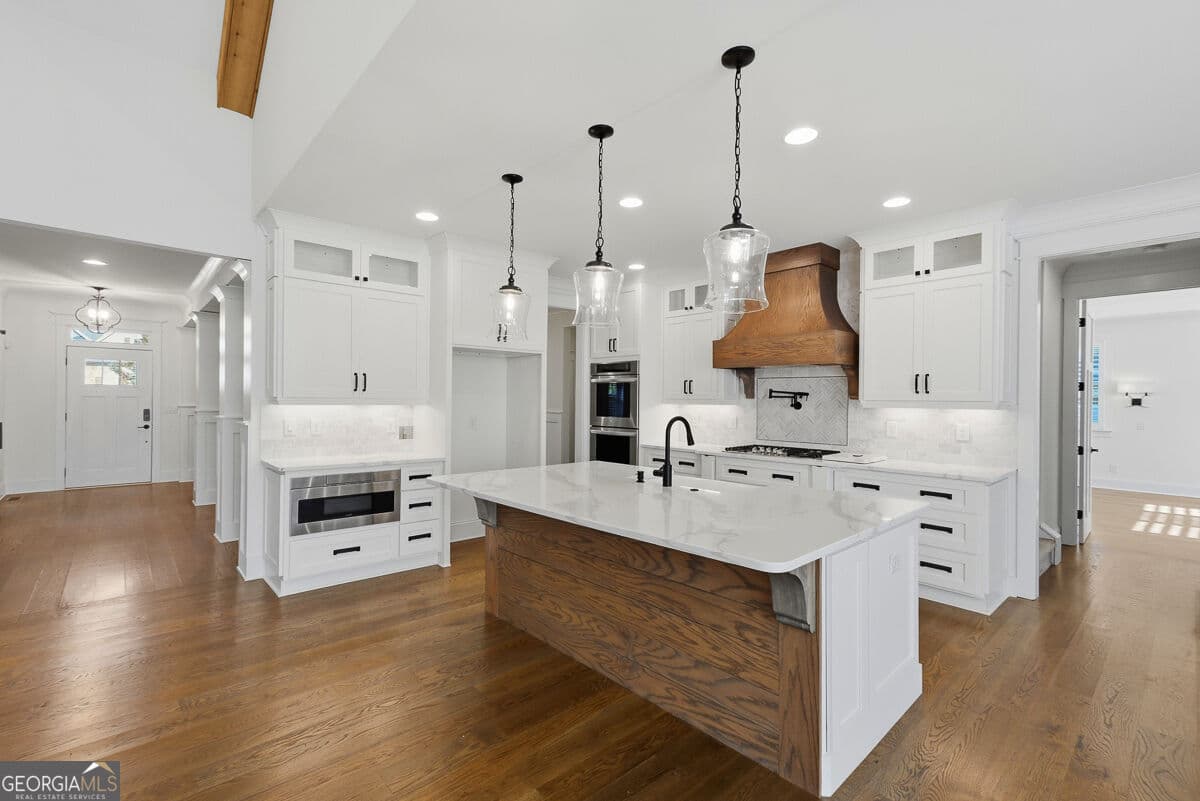5 bedroom, 4 bathroom, 3,834 sq ft single family residence for sale at 6332 Granbury Walk, Acworth, GA 30101 — photo 6