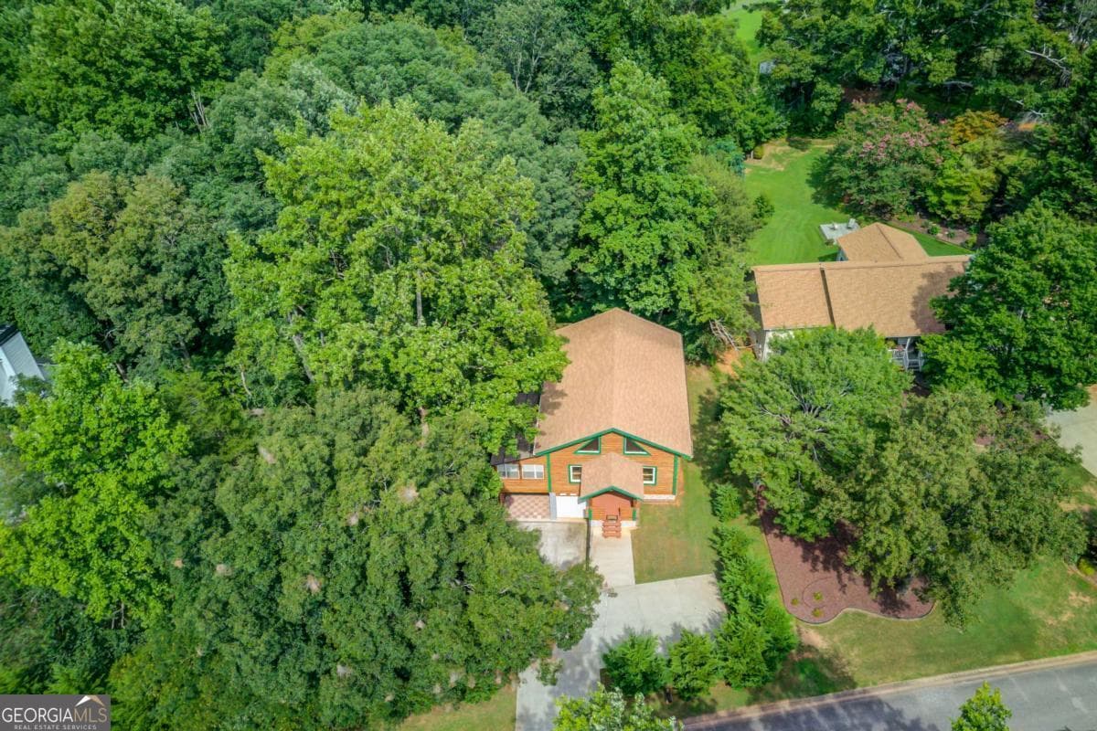 3 bedroom, 2 bathroom, 1,920 sq ft single family residence for sale at 3938 Pointe, Gainesville, GA 30506 — photo 2