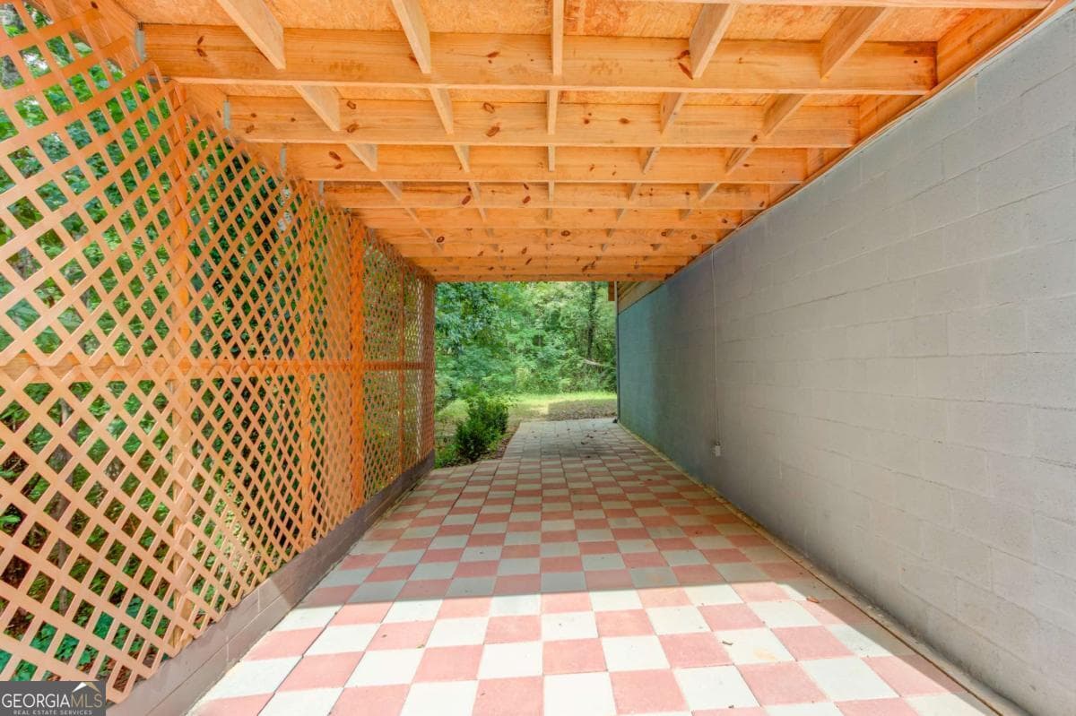 3 bedroom, 2 bathroom, 1,920 sq ft single family residence for sale at 3938 Pointe, Gainesville, GA 30506 — photo 5