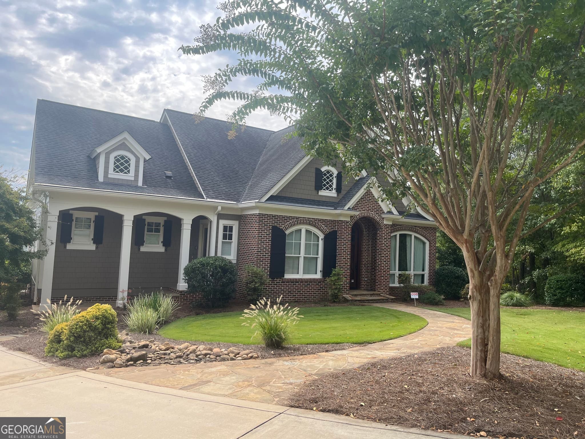 4 bedroom, 3 bathroom, 2,423 sq ft single family residence for sale at 1061 Tomahawk Court, White Plains, GA 30678 — photo 1 of 27