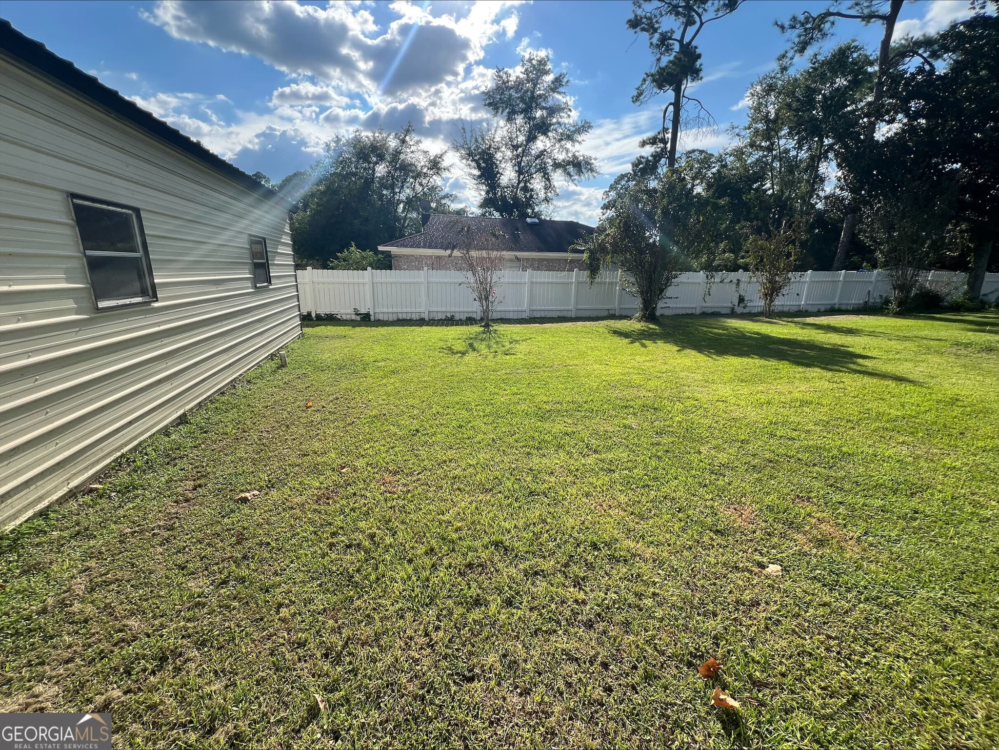 3 bedroom, 4 bathroom, 1,884 sq ft single family residence for sale at 2416 Sterling Drive, Valdosta, GA 31602 — photo 2
