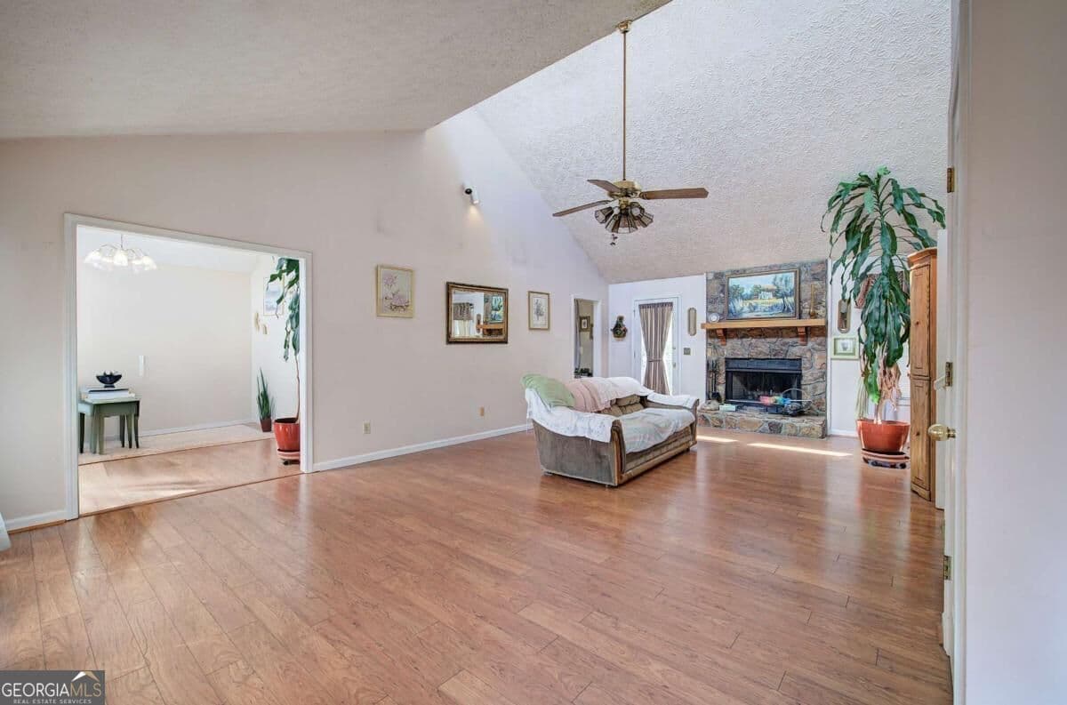 4 bedroom, 3 bathroom, 3,756 sq ft single family residence for sale at 18 Gentry Drive, Cartersville, GA 30120 — photo 3