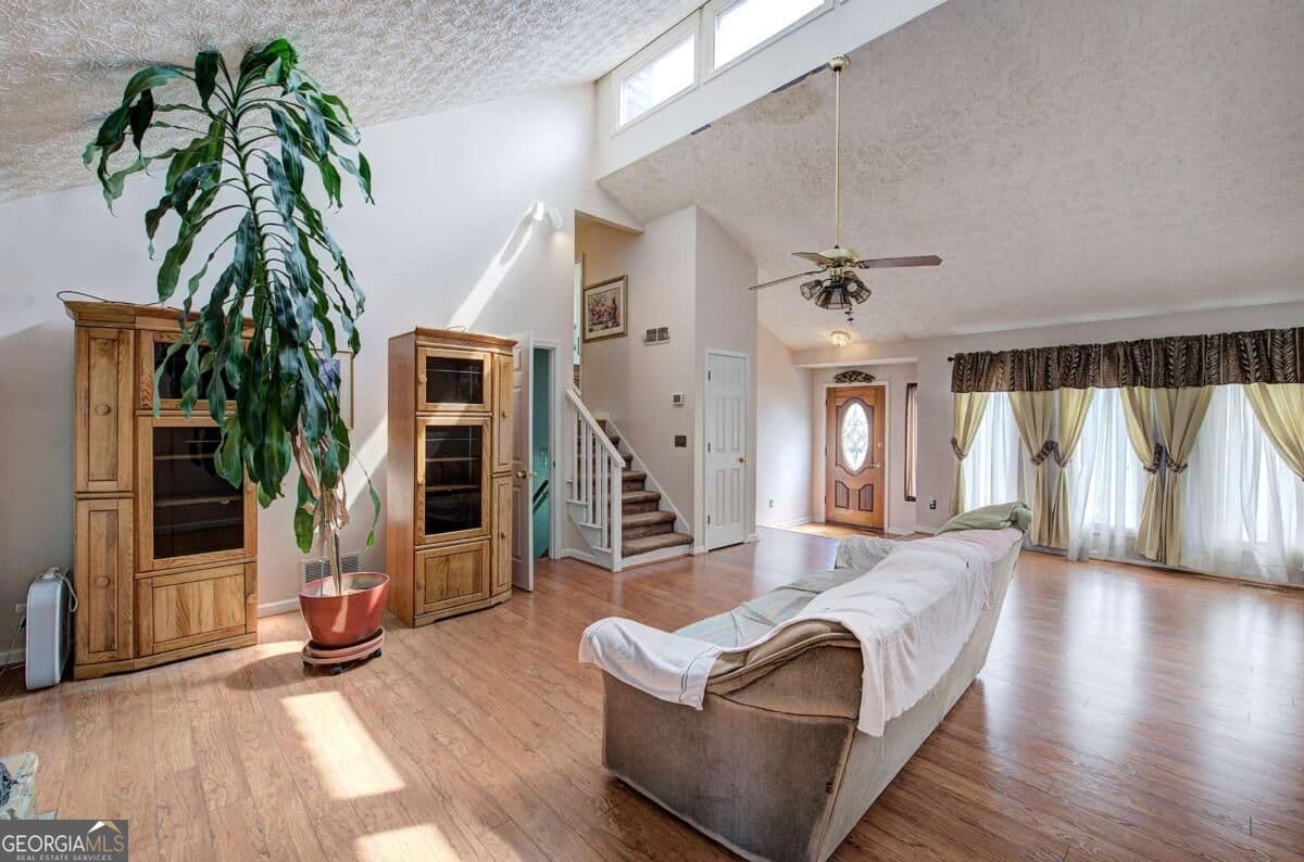 4 bedroom, 3 bathroom, 3,756 sq ft single family residence for sale at 18 Gentry Drive, Cartersville, GA 30120 — photo 5