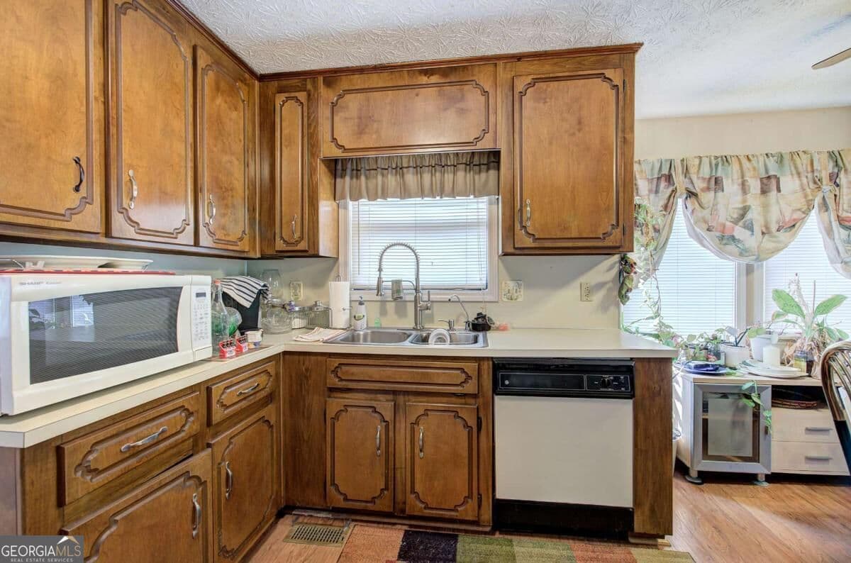 4 bedroom, 3 bathroom, 3,756 sq ft single family residence for sale at 18 Gentry Drive, Cartersville, GA 30120 — photo 8