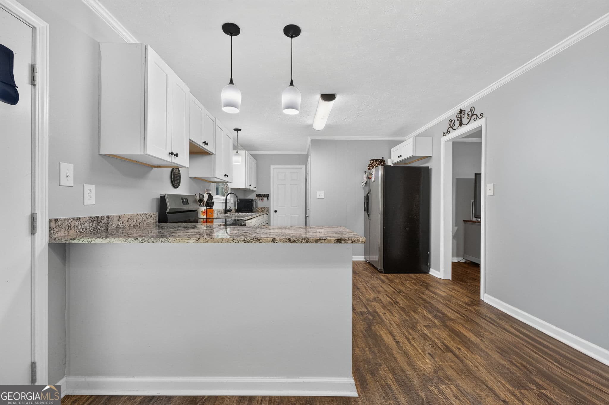3 bedroom, 1.5 bathroom, 1,273 sq ft single family residence for sale at 329 Dale Drive, Griffin, GA 30223 — photo 5