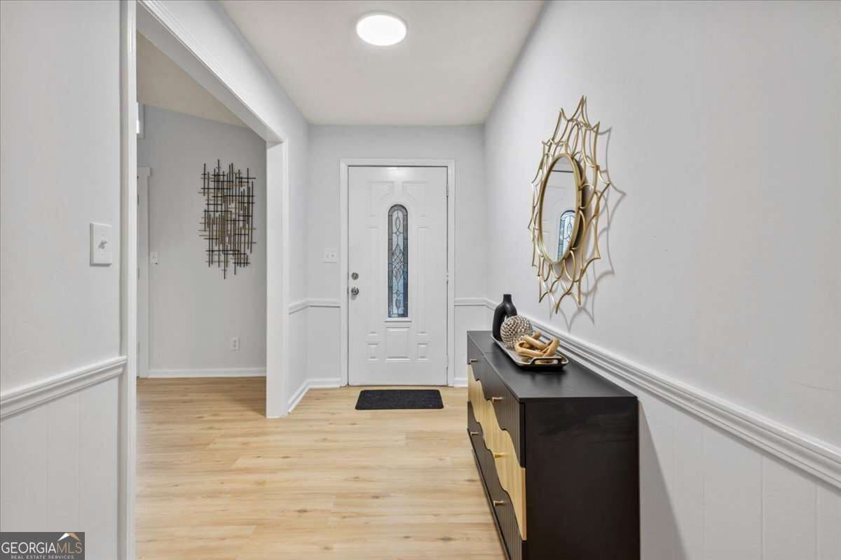 5 bedroom, 3 bathroom, 3,720 sq ft single family residence for sale at 6140 Michelle Lane, Douglasville, GA 30135 — photo 6