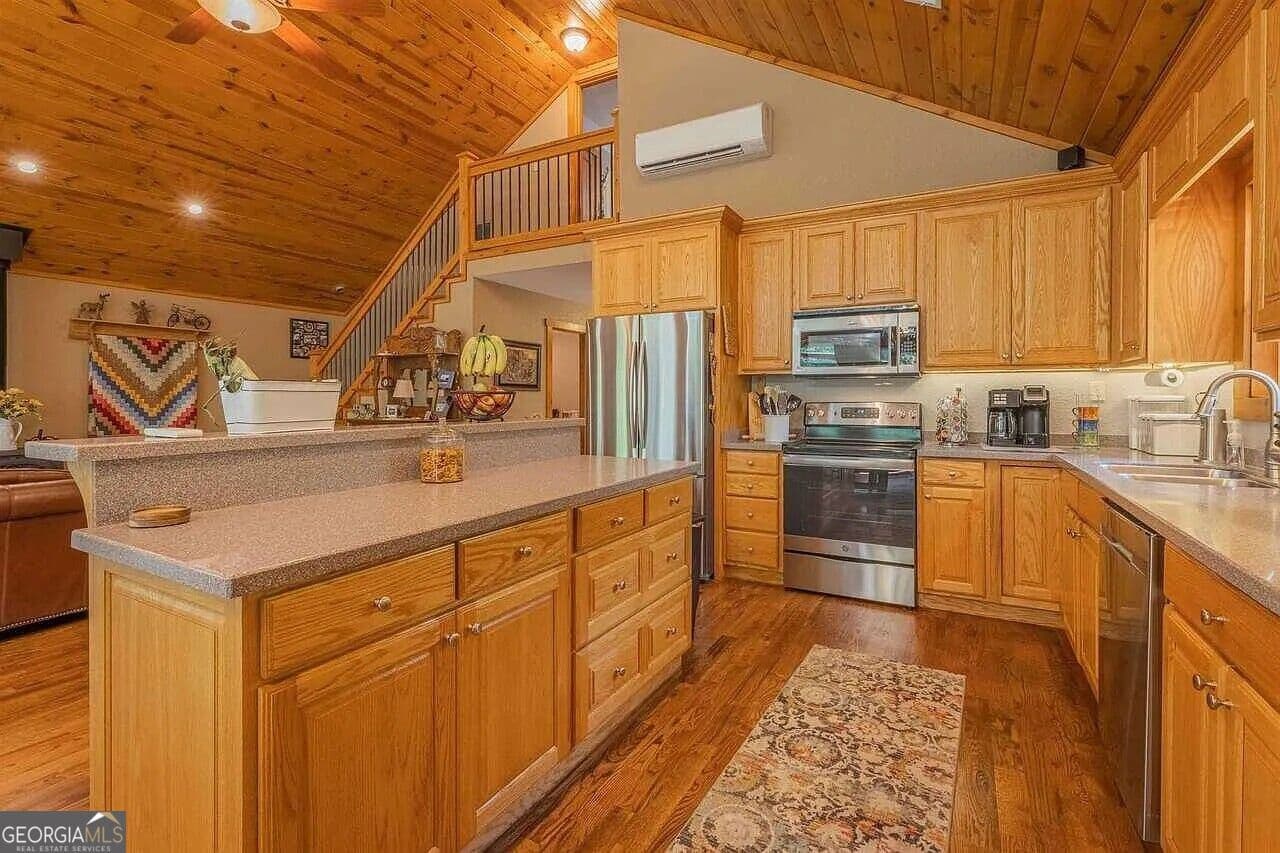 4 bedroom, 2 bathroom, 3,015 sq ft single family residence for sale at 599 Meadow Brook Lane, Royston, GA 30662 — photo 7