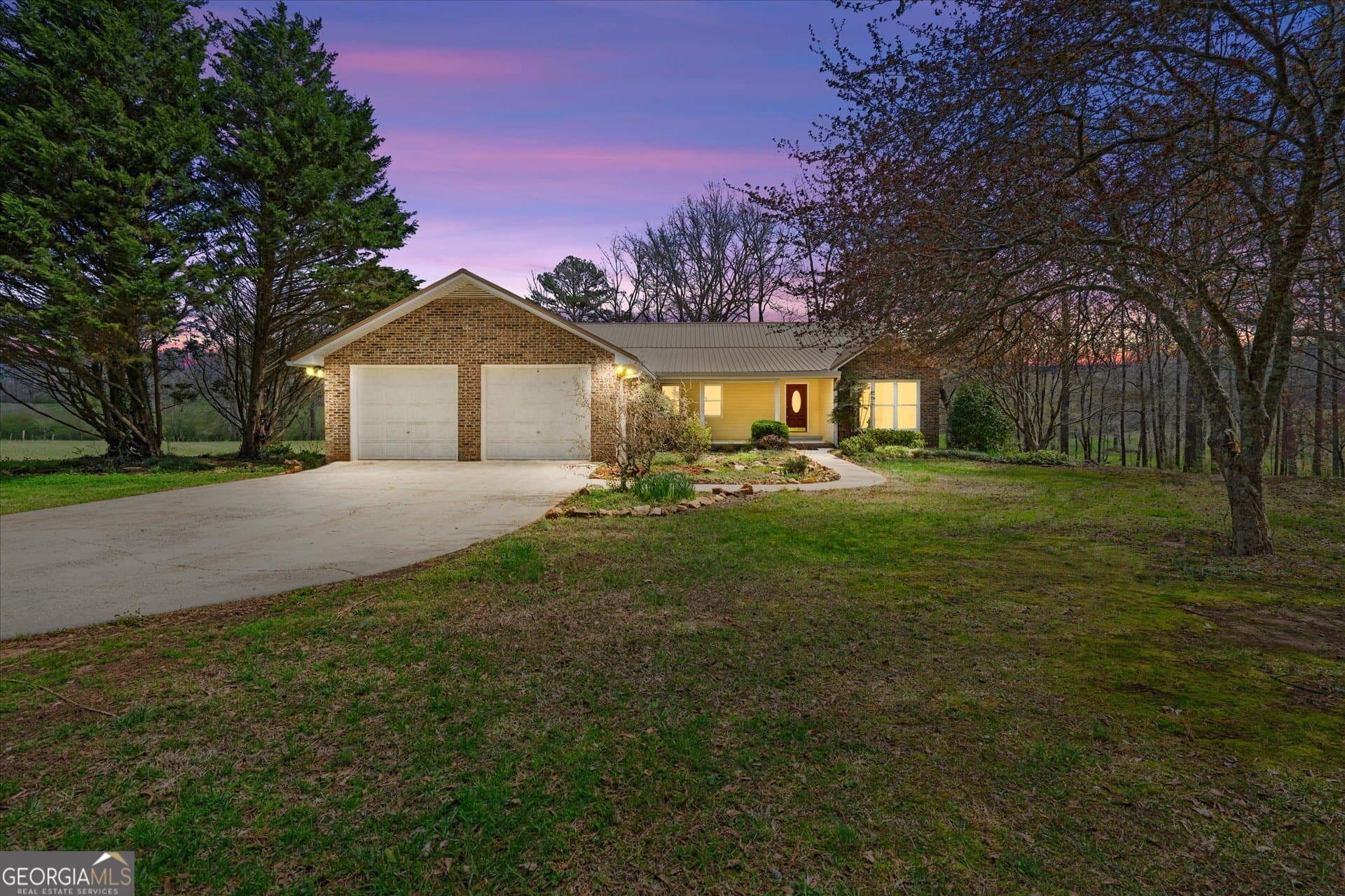 3 bedroom, 2.5 bathroom, 2,757 sq ft single family residence for sale at 1789 County Road 16, Raonoke, AL 36274 — photo 1 of 65