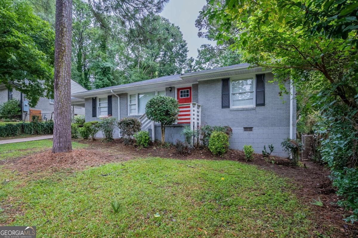3 bedroom, 1 bathroom, 1,218 sq ft single family residence for sale at 2450 Springdale Road, Atlanta, GA 30315 — photo 3