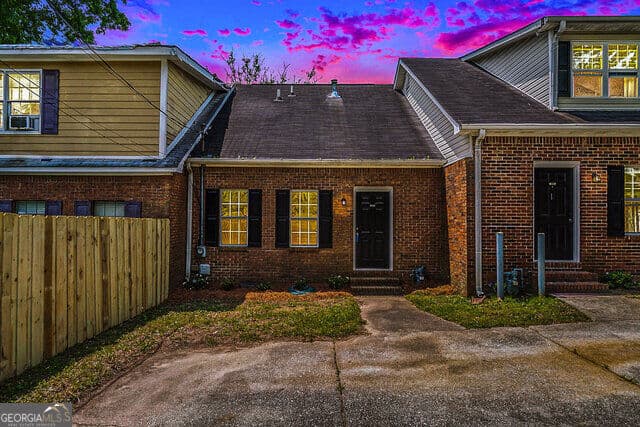 3 bedroom, 2 bathroom, 1,300 sq ft townhouse for rent at 6124 Dorsett Street, Douglasville, GA 30134 for $1,700 a month — photo 1 of 12