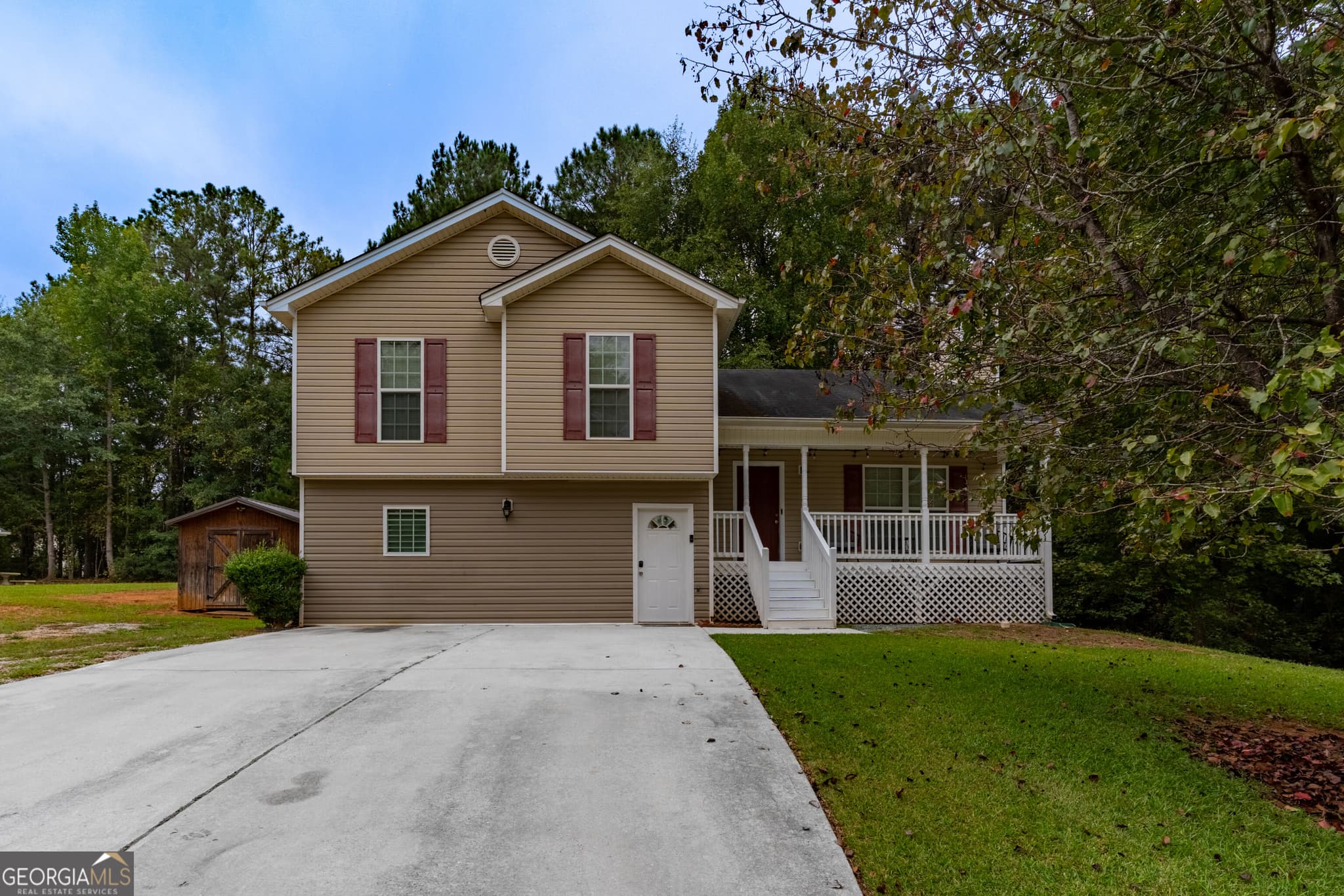 4 bedroom, 3 bathroom, 2,971 sq ft single family residence for sale at 155 River Forest Drive, Milledgeville, GA 31061