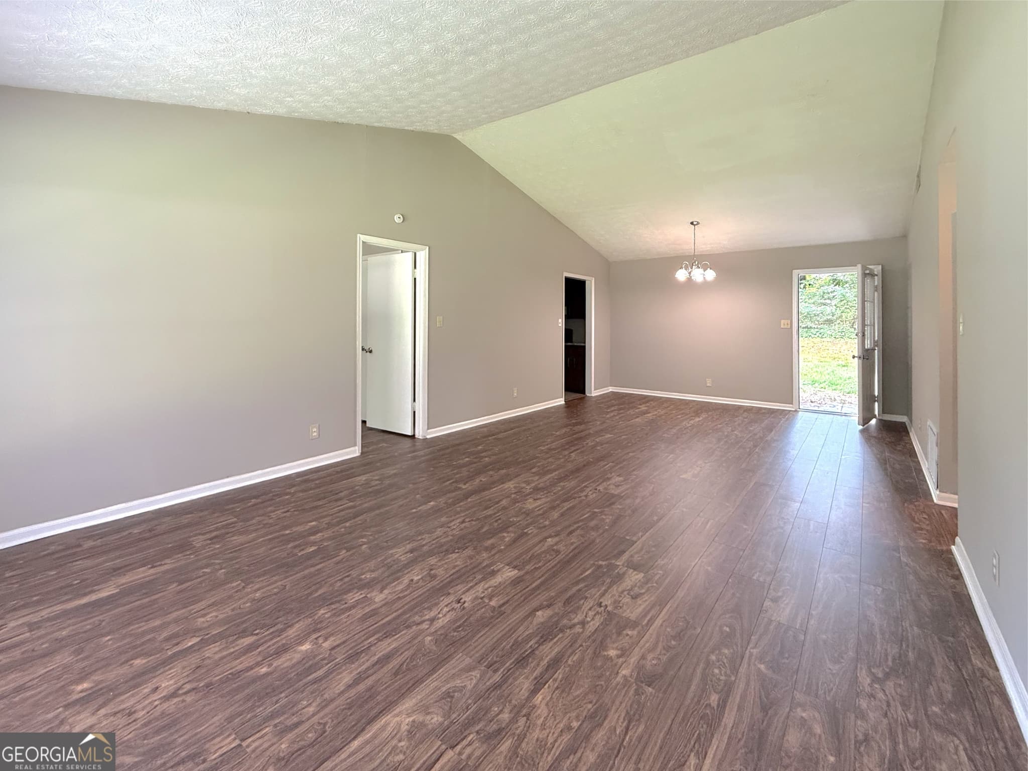 3 bedroom, 2 bathroom, 1,204 sq ft single family residence for rent at 813 Post Oak Circle, Lawrenceville, GA 30046 for $2,100 a month — photo 6