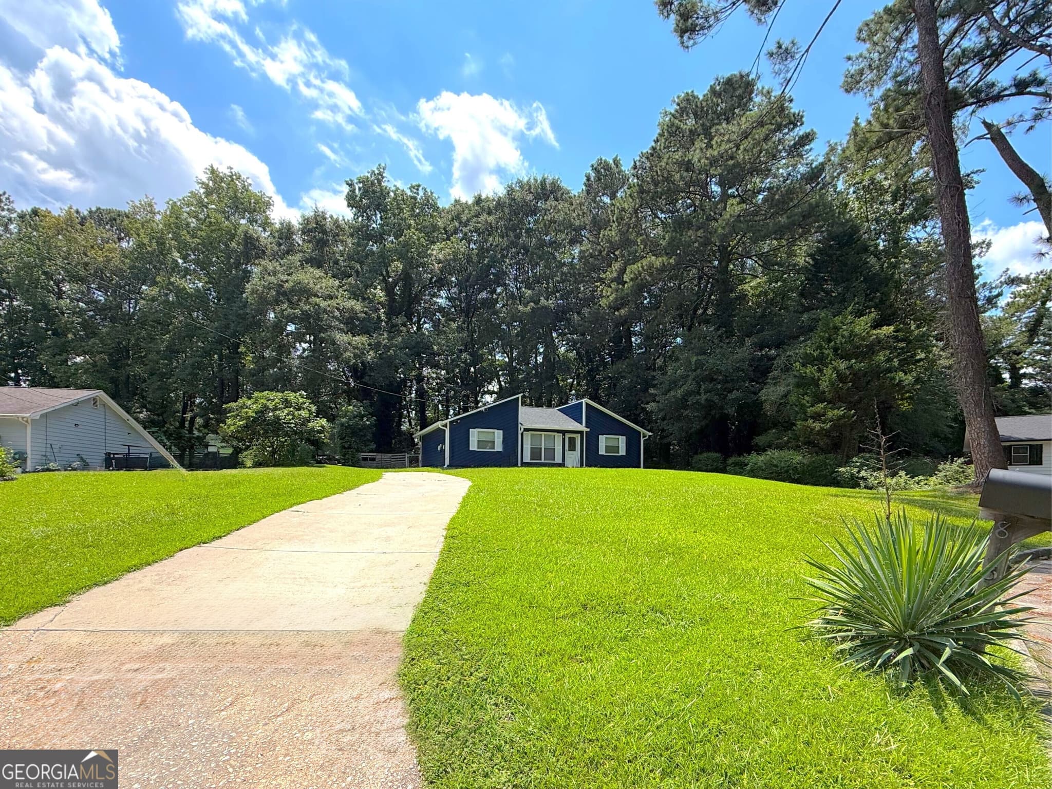3 bedroom, 2 bathroom, 1,204 sq ft single family residence for rent at 813 Post Oak Circle, Lawrenceville, GA 30046 for $2,100 a month — photo 3