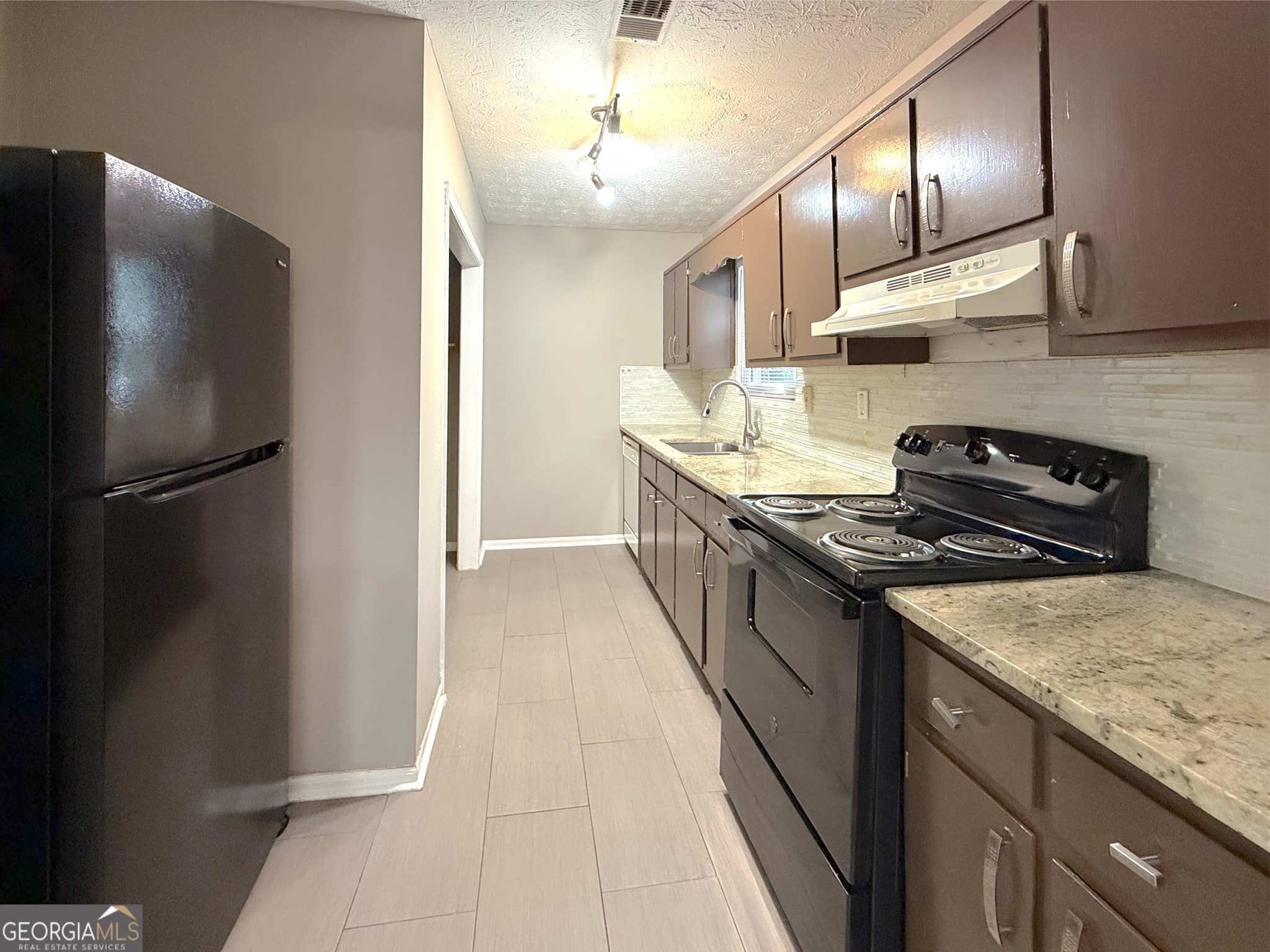 3 bedroom, 2 bathroom, 1,204 sq ft single family residence for rent at 813 Post Oak Circle, Lawrenceville, GA 30046 for $2,100 a month — photo 9