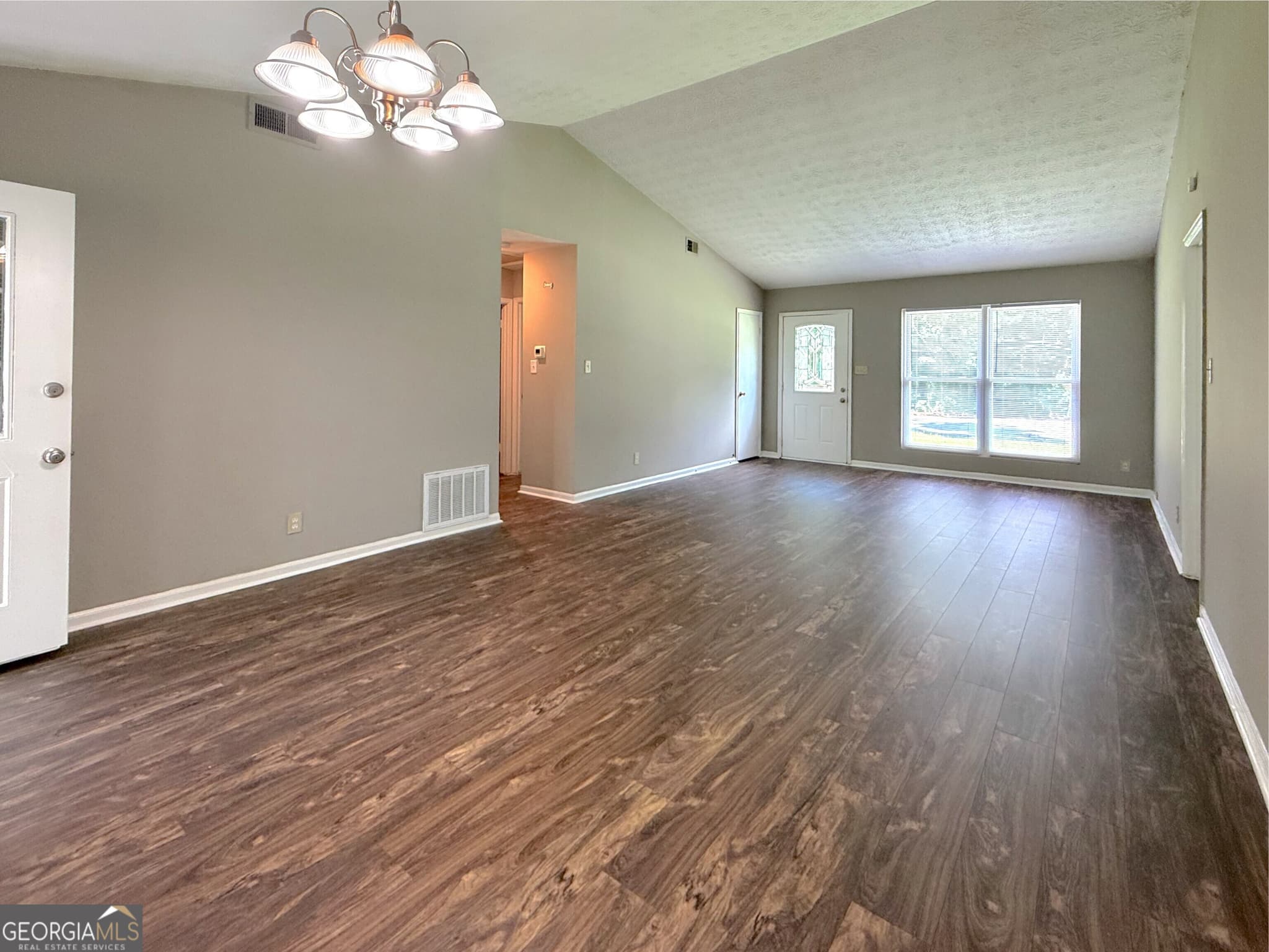 3 bedroom, 2 bathroom, 1,204 sq ft single family residence for rent at 813 Post Oak Circle, Lawrenceville, GA 30046 for $2,100 a month — photo 8