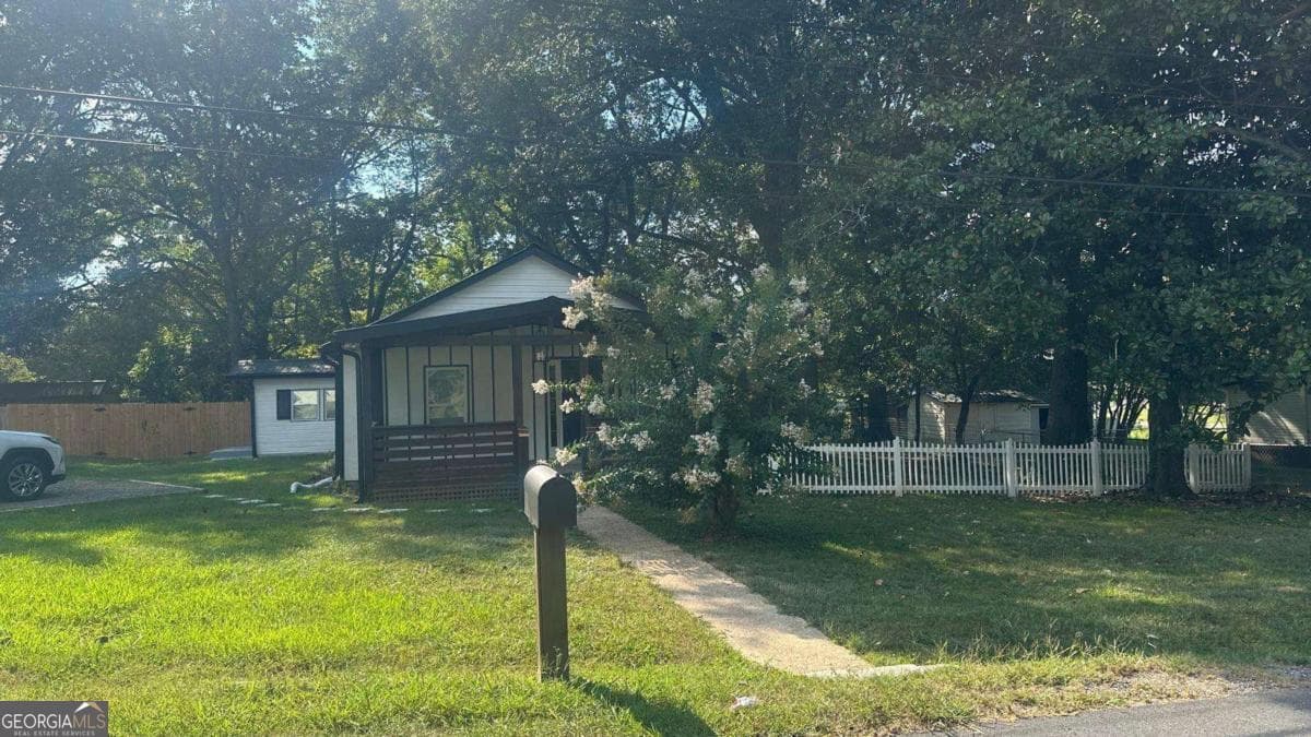 3 bedroom, 2 bathroom single family residence for sale at 102 Oak Street, Summerville, GA 30747 — photo 3