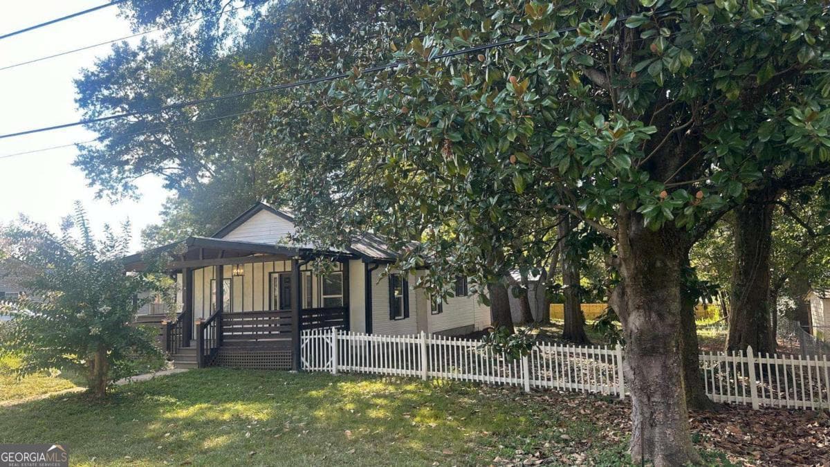3 bedroom, 2 bathroom single family residence for sale at 102 Oak Street, Summerville, GA 30747 — photo 4