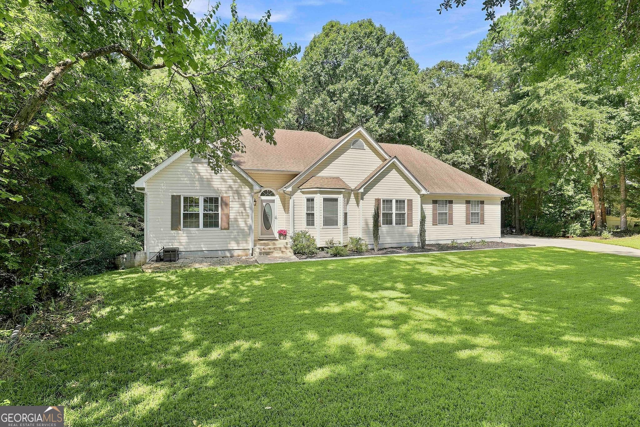 4 bedroom, 3 bathroom, 3,373 sq ft single family residence for sale at 70 Wilkes Court, Newnan, GA 30263 — photo 6