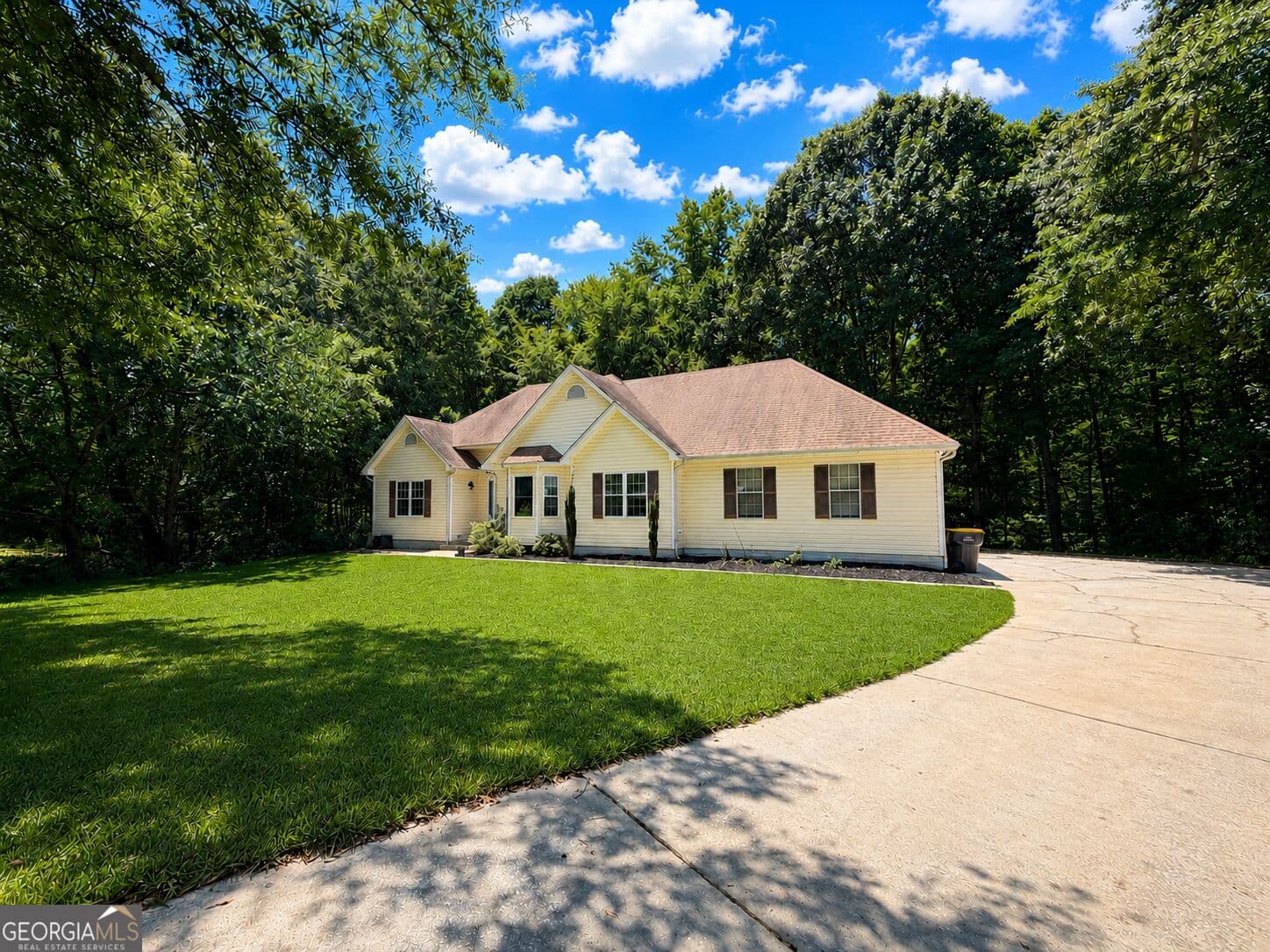 4 bedroom, 3 bathroom, 3,373 sq ft single family residence for sale at 70 Wilkes Court, Newnan, GA 30263 — photo 1 of 71