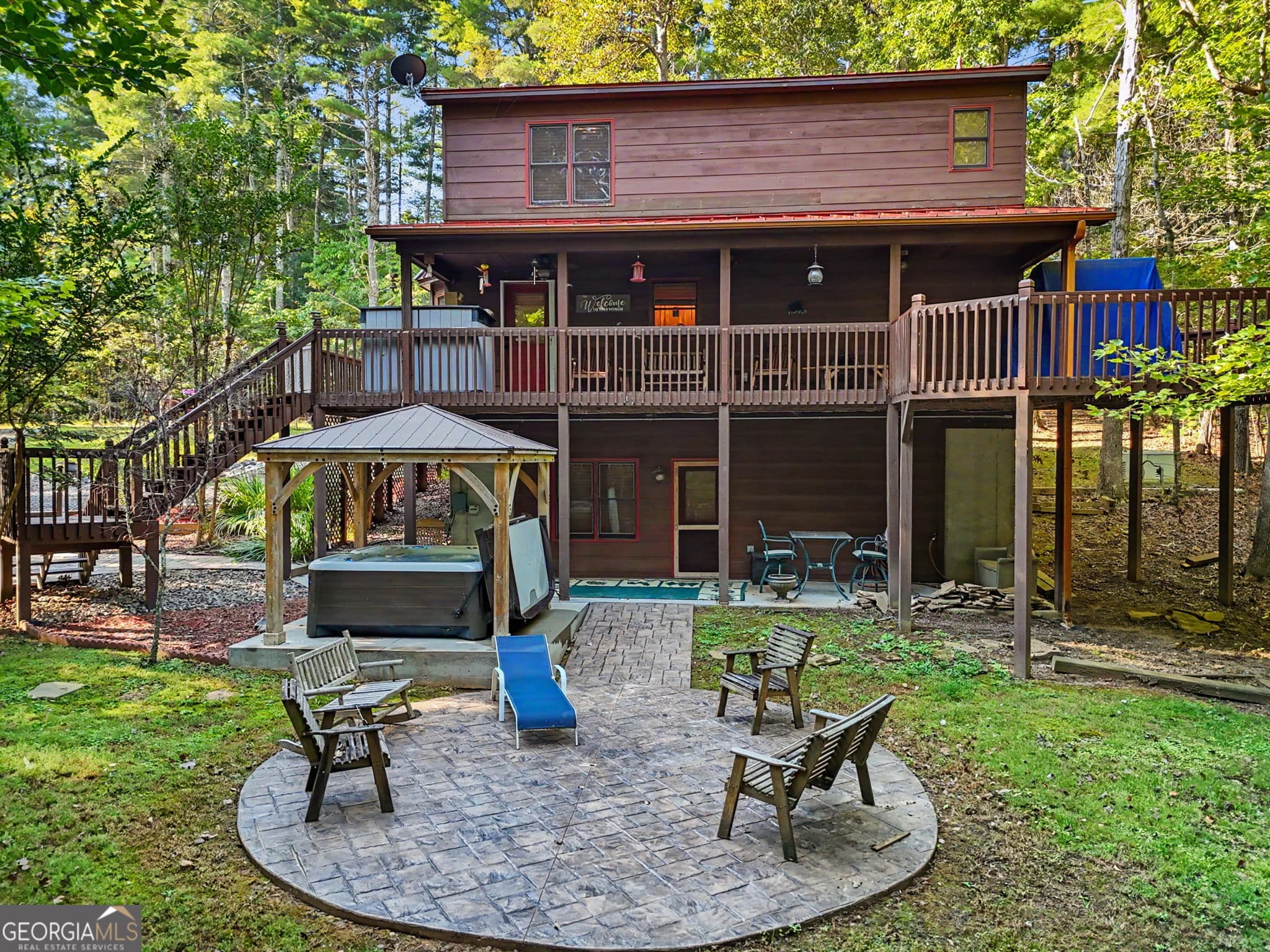 3 bedroom, 2.5 bathroom, 2,616 sq ft cabin,single family residence under contract at 540 Emerine Road, Blairsville, GA 30512 — photo 2
