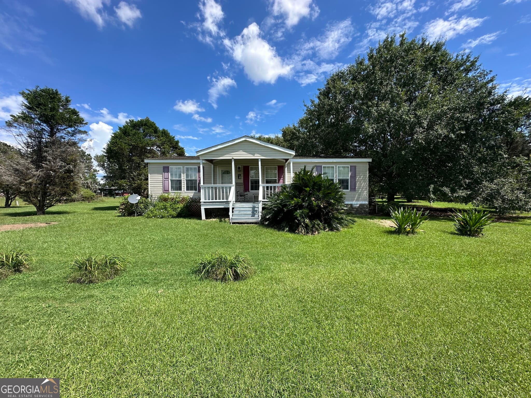 3 bedroom, 2 bathroom, 1,232 sq ft manufactured home,single family residence sold at 450 Coy Cox Road, Omega, GA 31775
