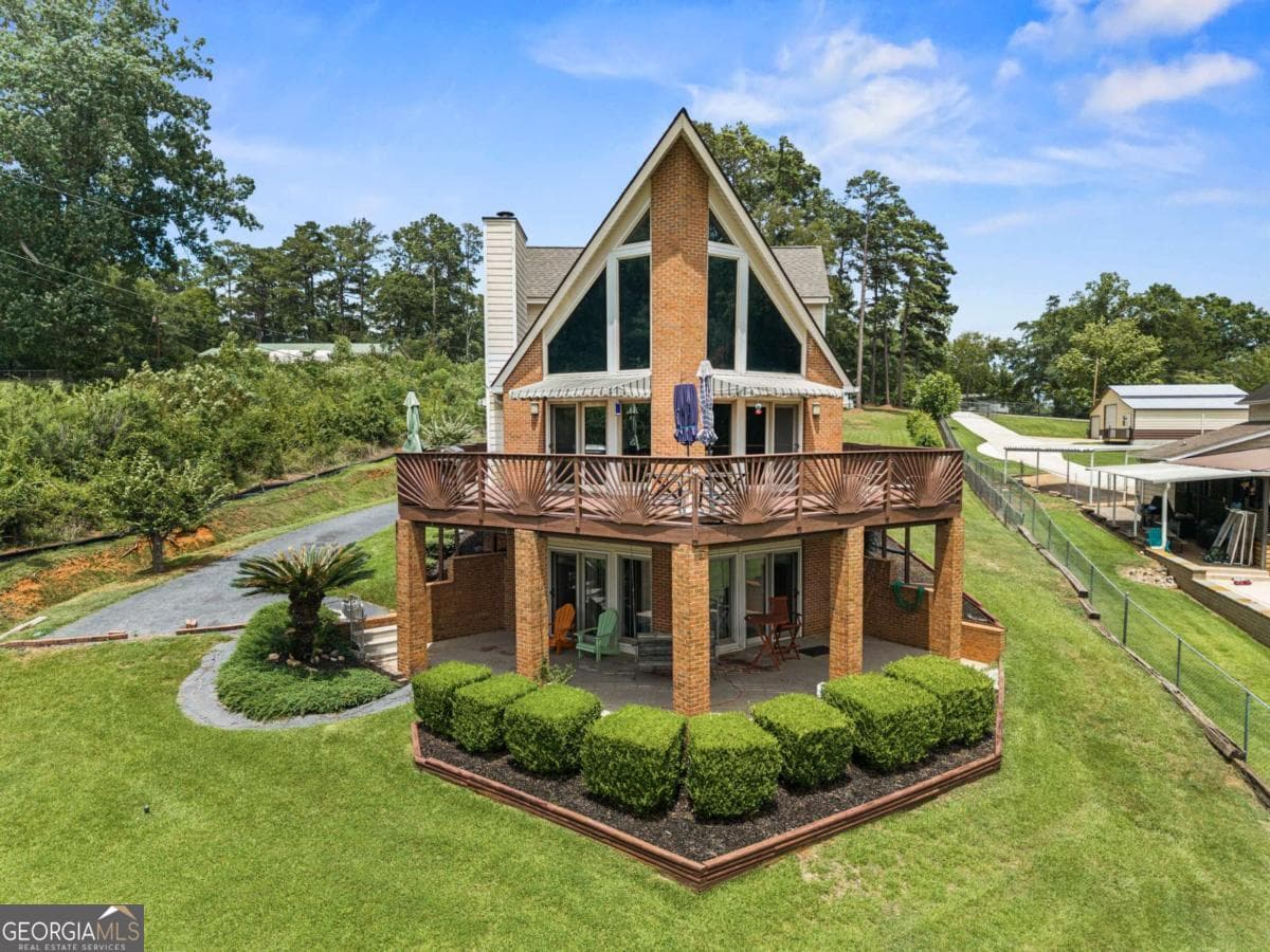 4 bedroom, 2 bathroom, 2,307 sq ft single family residence for sale at 158 Mays Road, Milledgeville, GA 31061 — photo 2
