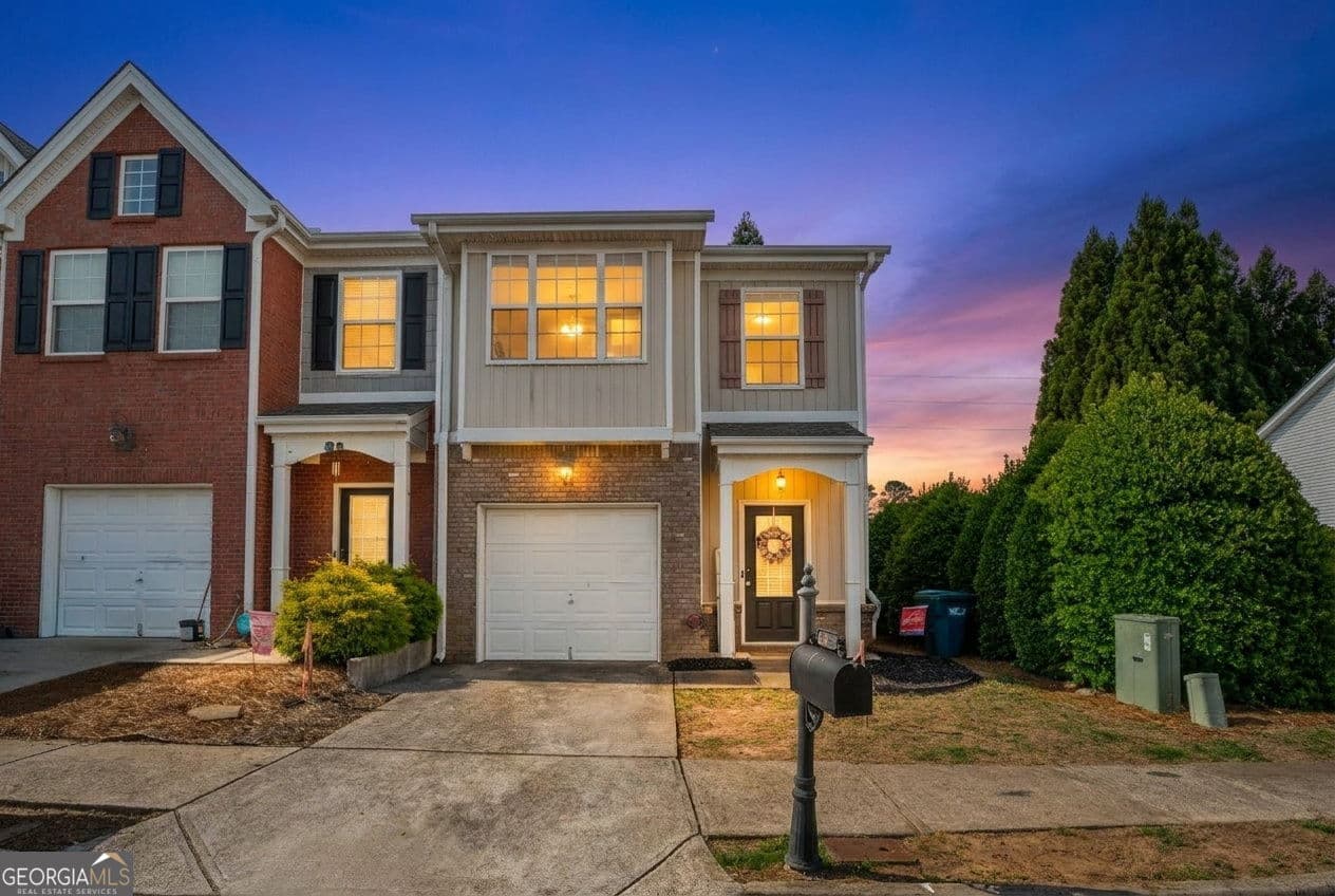 3 bedroom, 2.5 bathroom, 1,733 sq ft townhouse for sale at 4 Madaline Lane, Dawsonville, GA 30534 — photo 2